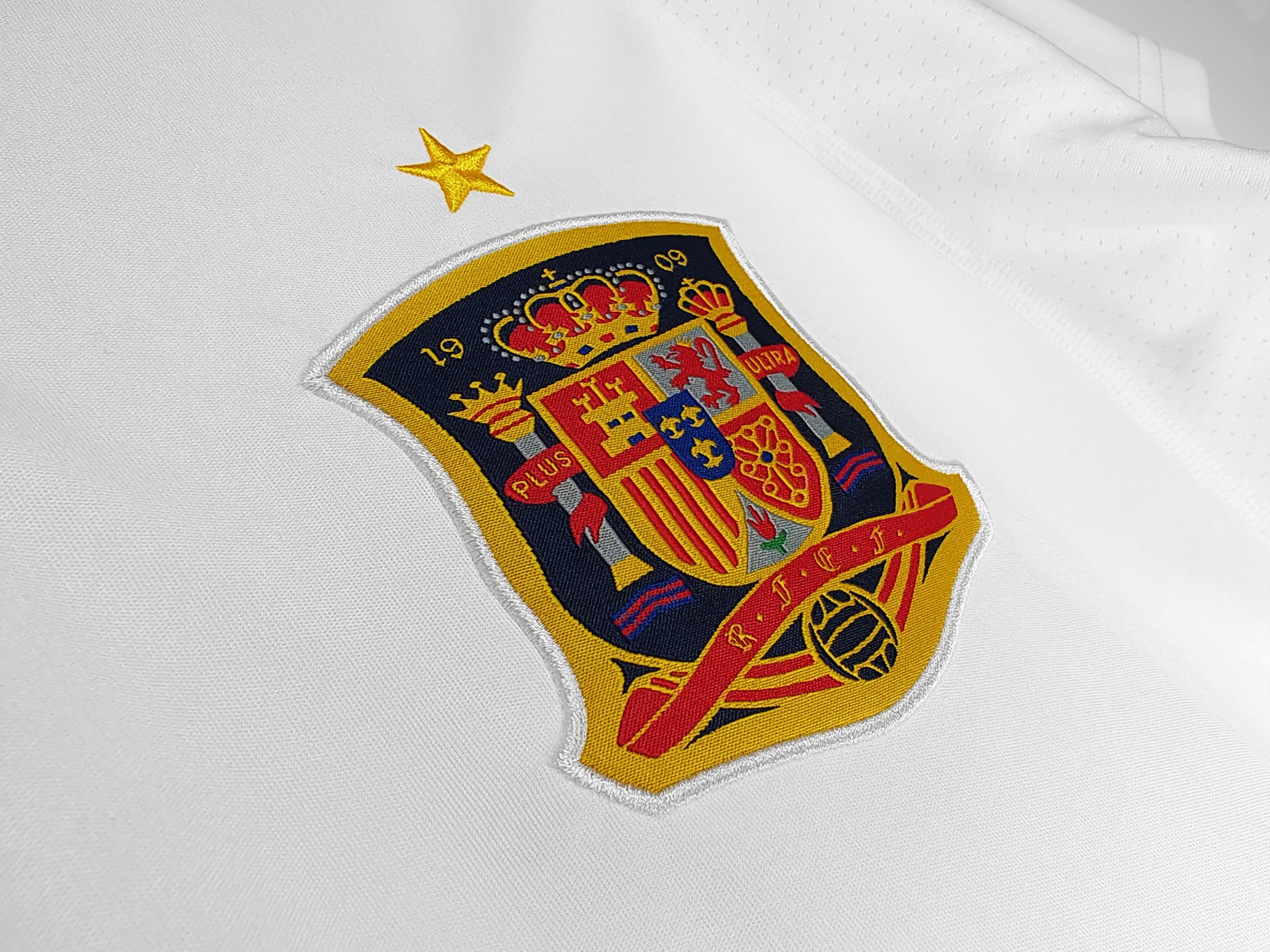 Spain 2012 Euro Away Retro Jersey (Fan Version) - Image 4