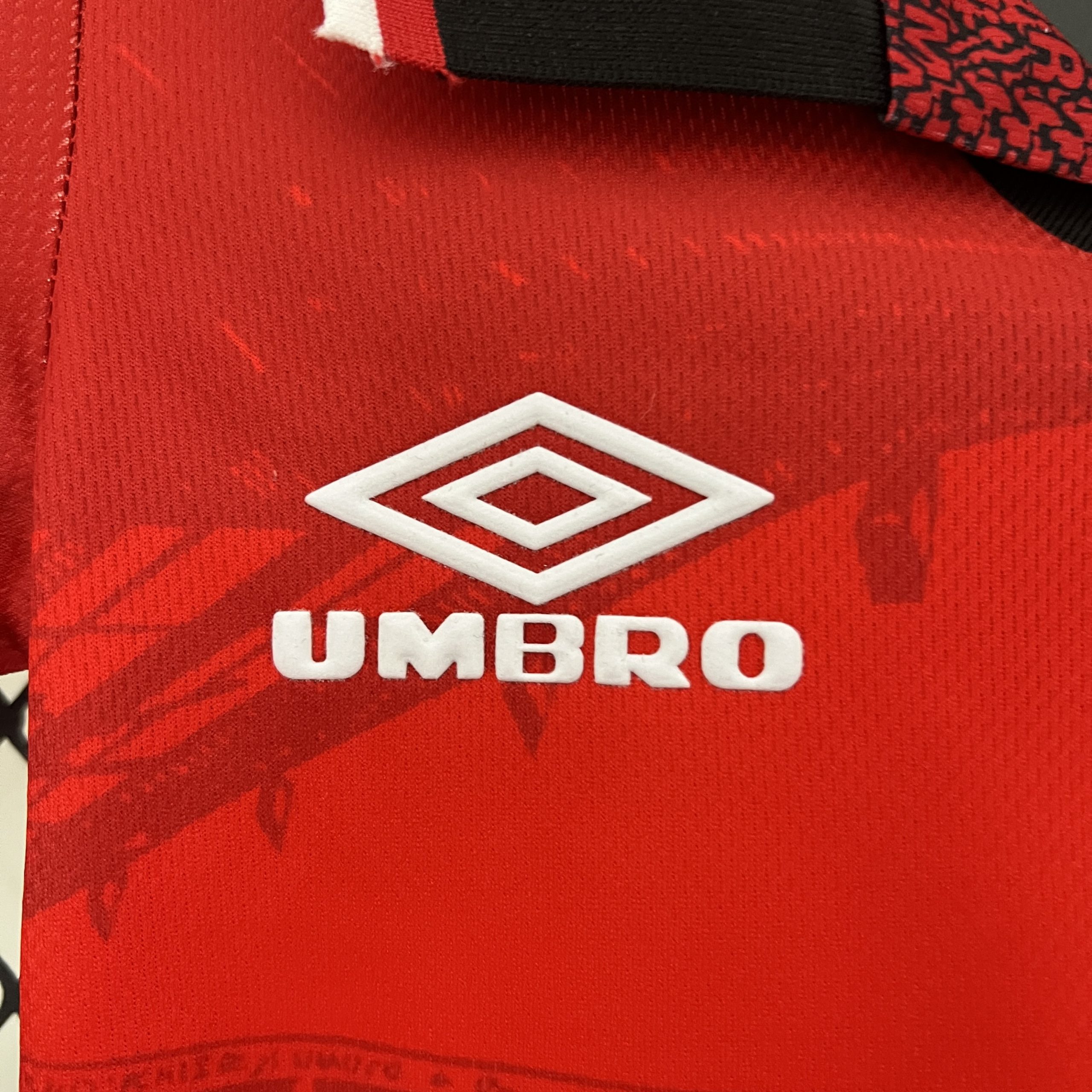 Manchester United 1994/96 Home Kids Kit - Image 2