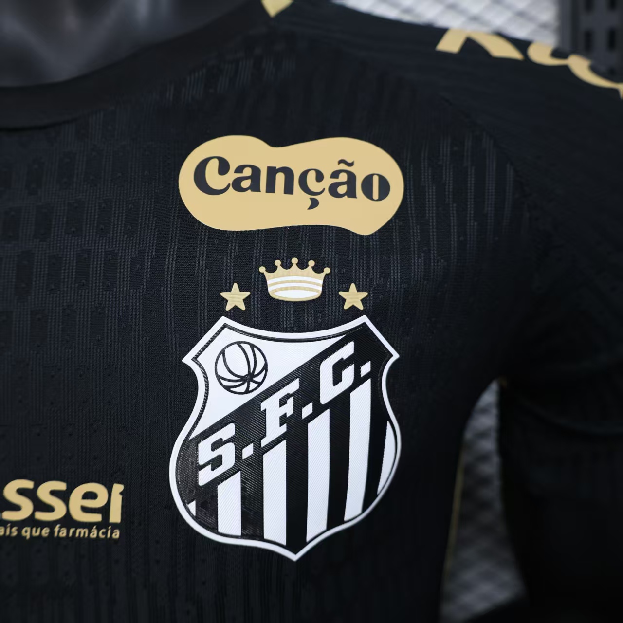 2025/26 Santos FC Black Jersey with All Sponsors Player Version - Image 3