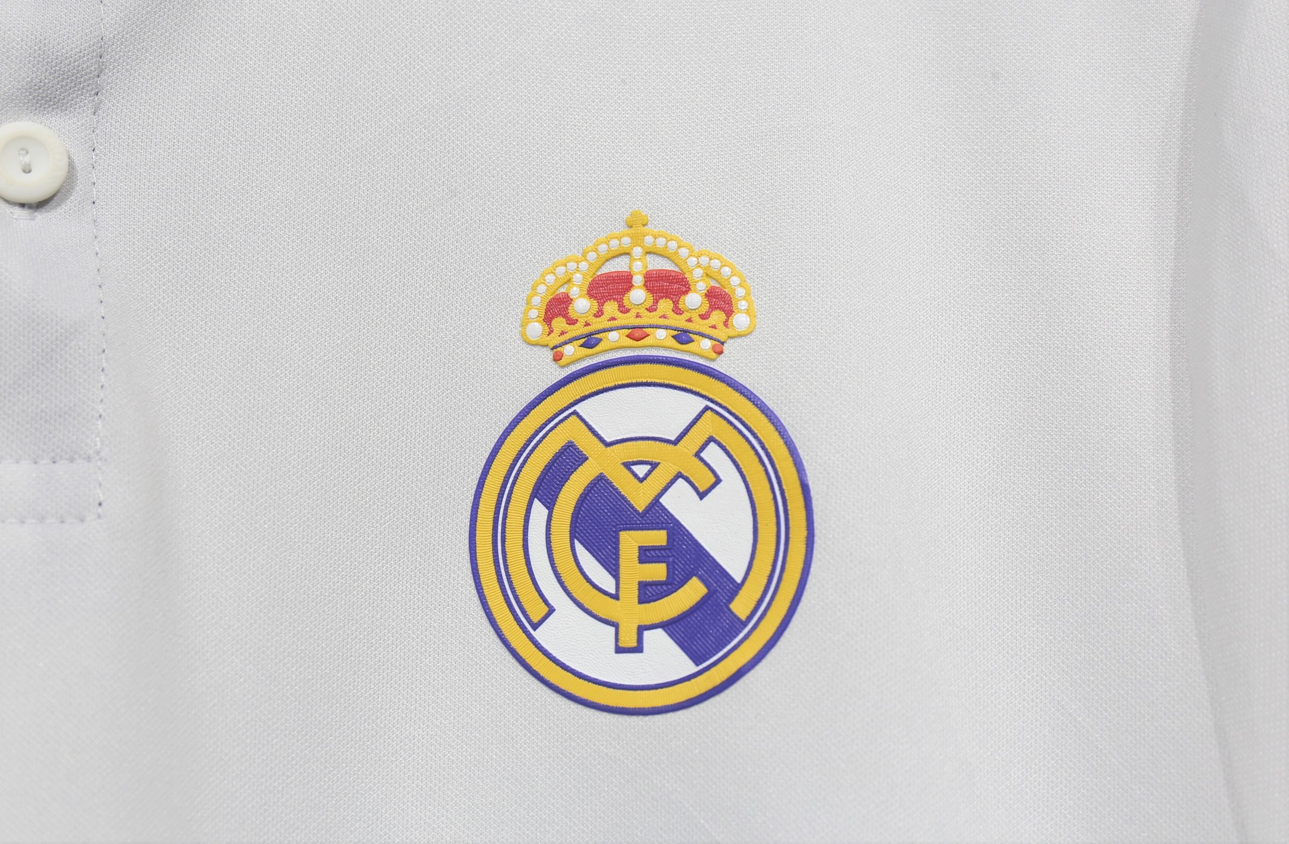 Real Madrid 2016/17 Home Retro Jersey (Player Version) - Image 3