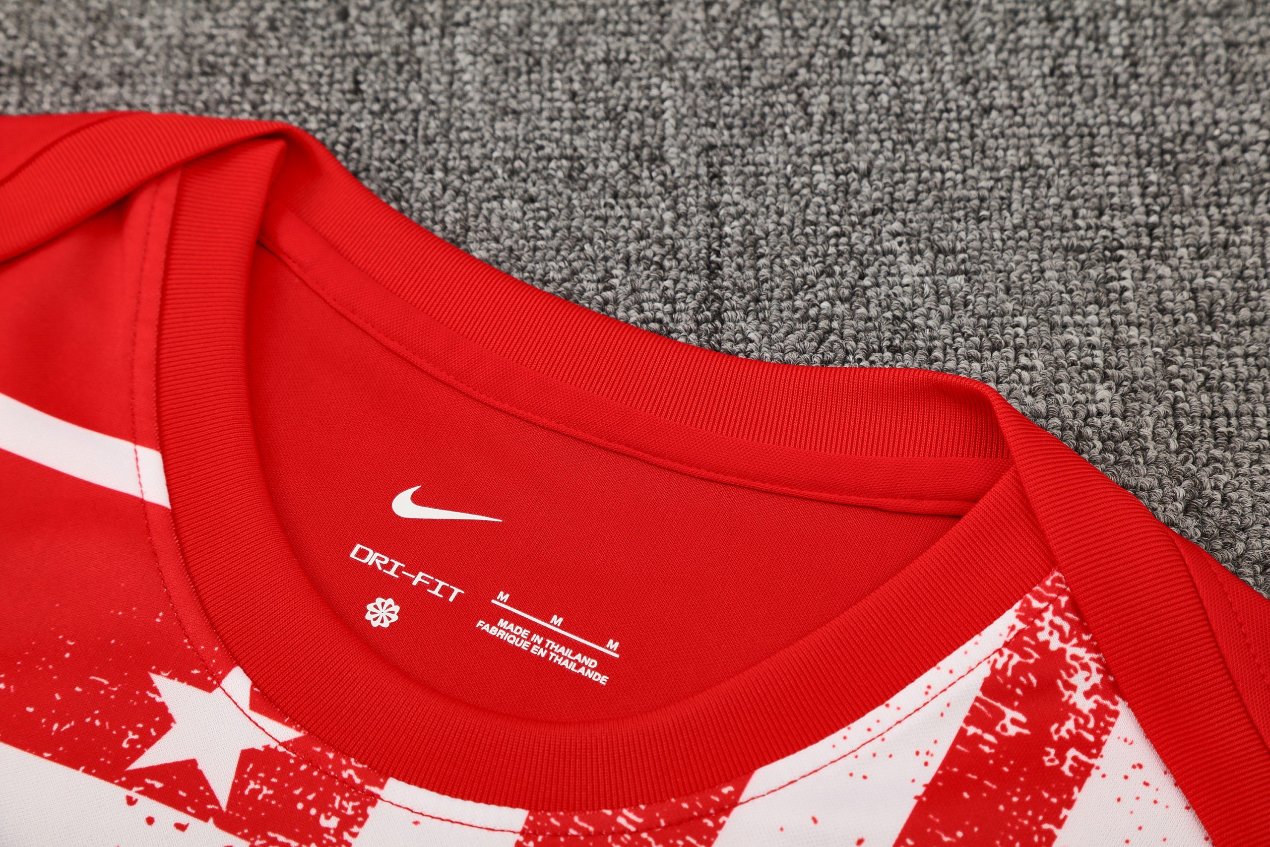 2025/26 Atletico Madrid Short Sleeve Training Suit - Image 4