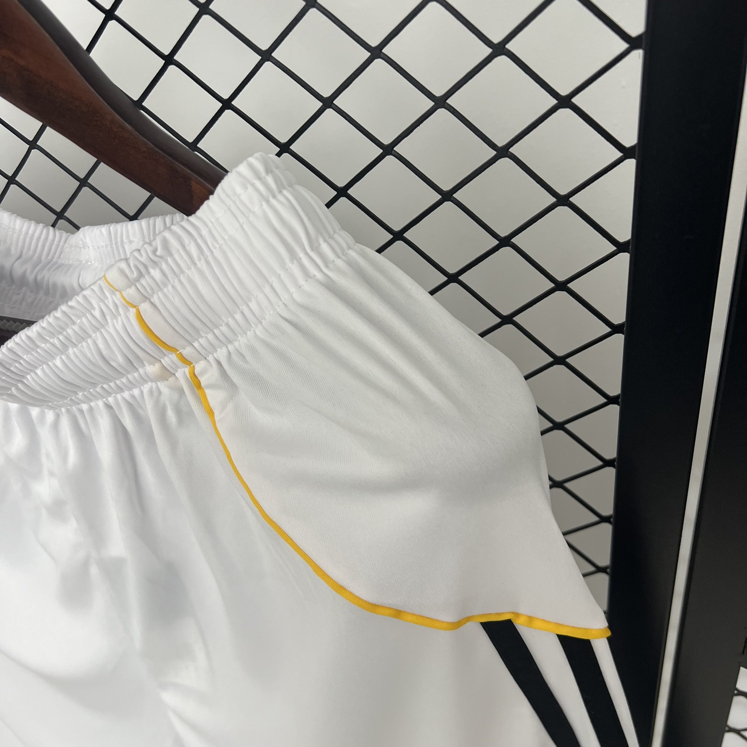 Real Madrid 2025/26 Home Shorts - Image 3