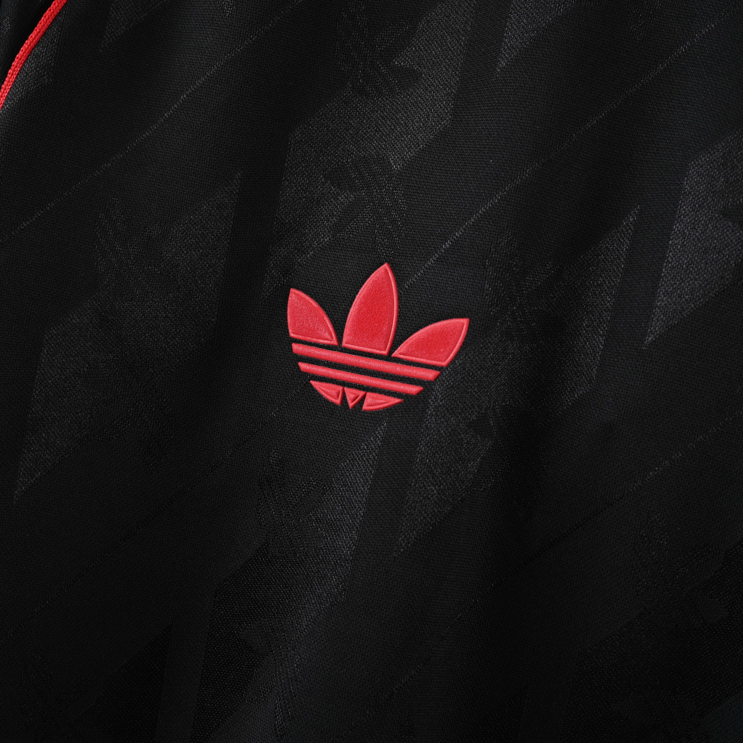 Manchester United 2024/25 Special Edition Retro Jersey (Fan Version, Long Sleeve) - Image 3