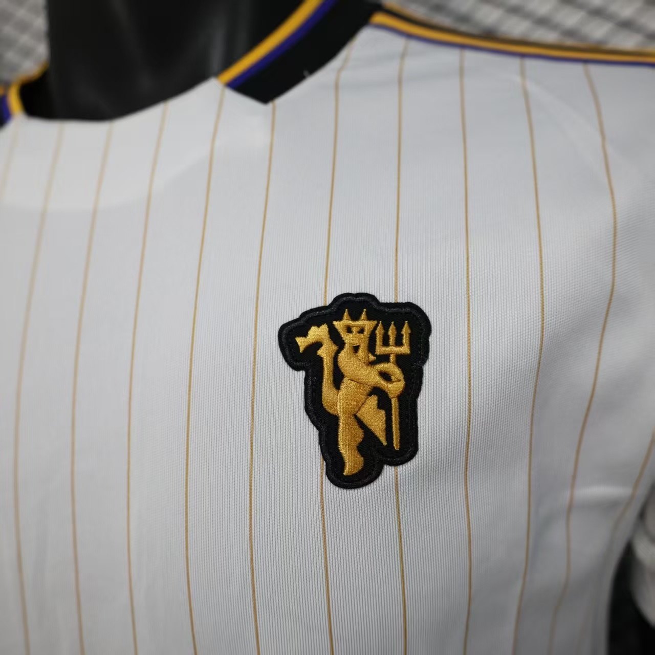 2025/26 Manchester United Casual Jersey Player Version - Image 4