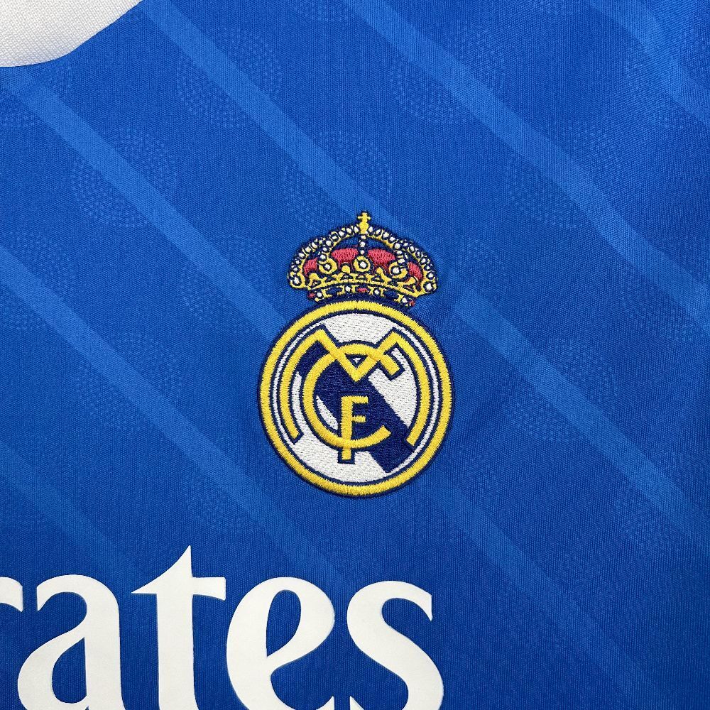 Real Madrid 2025/26 Third Jersey (Fan Version, Long Sleeve) - Image 4