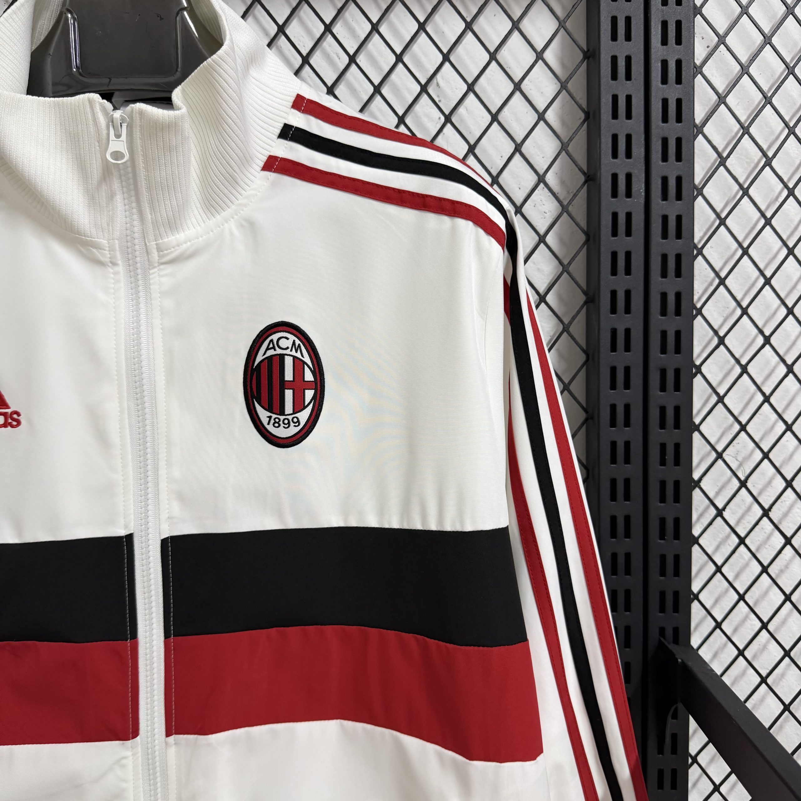 AC Milan 2025/26 Windbreaker - Image 5