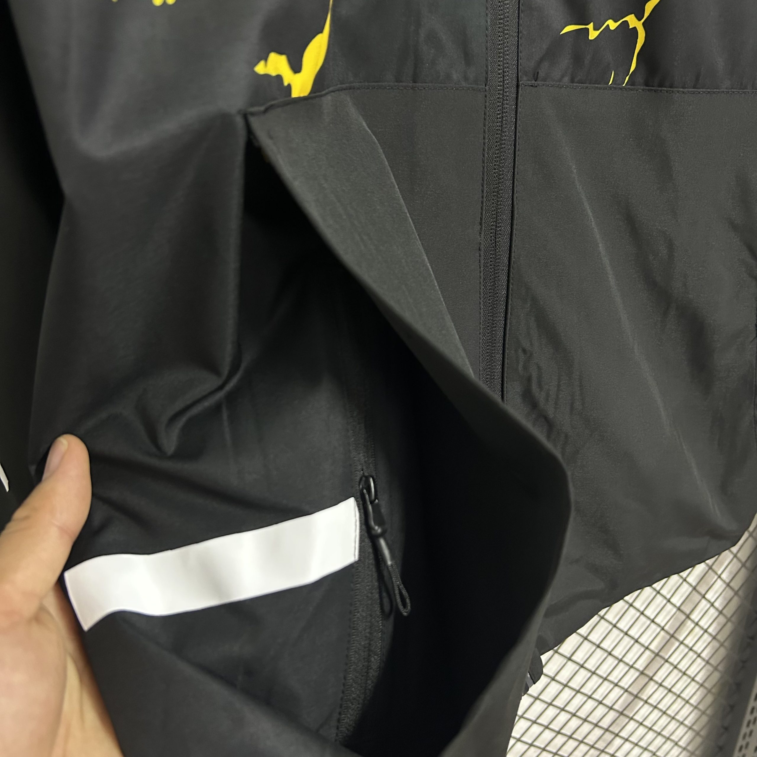 Real Madrid 2026 Windbreaker - Image 4