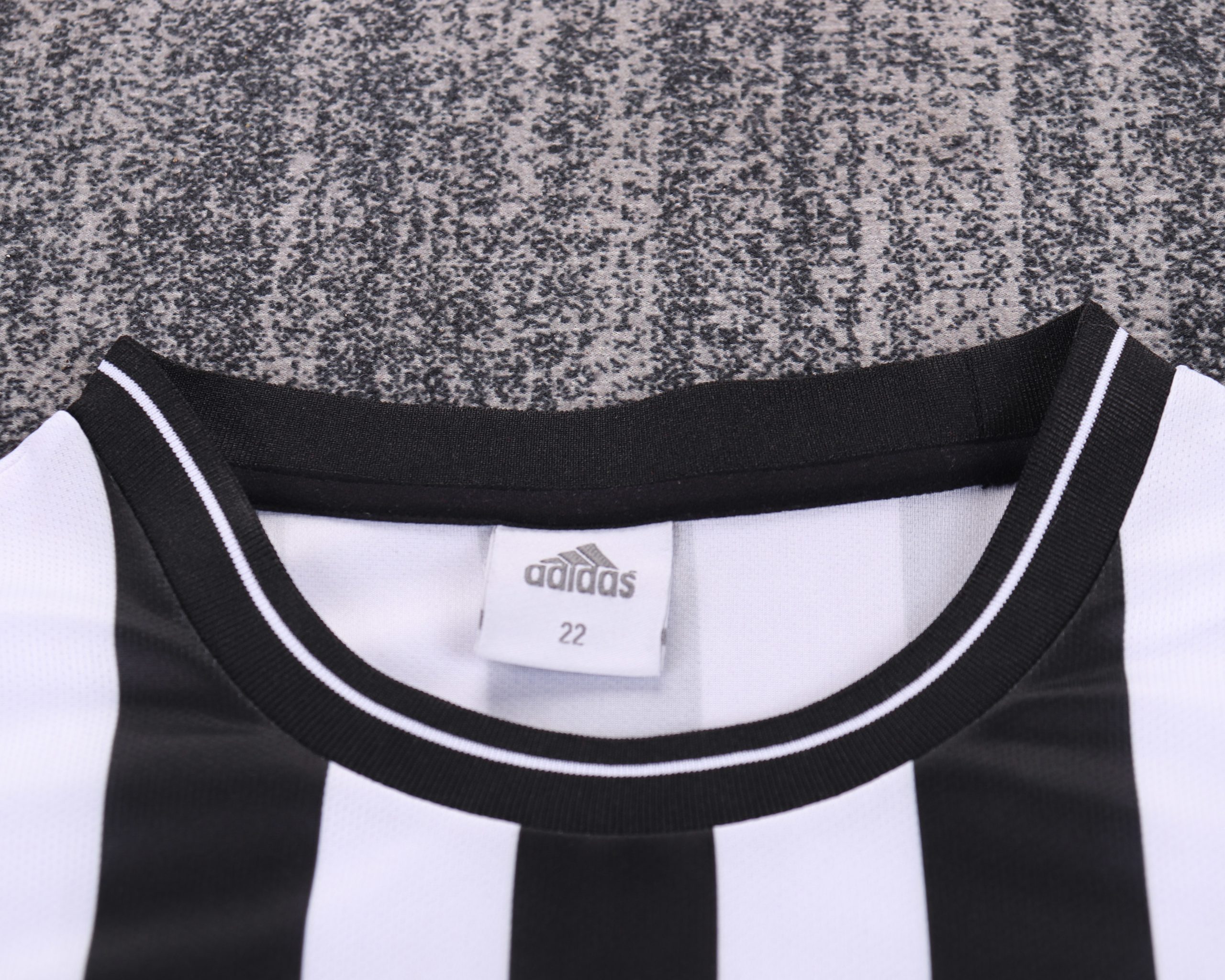 Newcastle United 1997/98 Home Kids Kit - Image 3