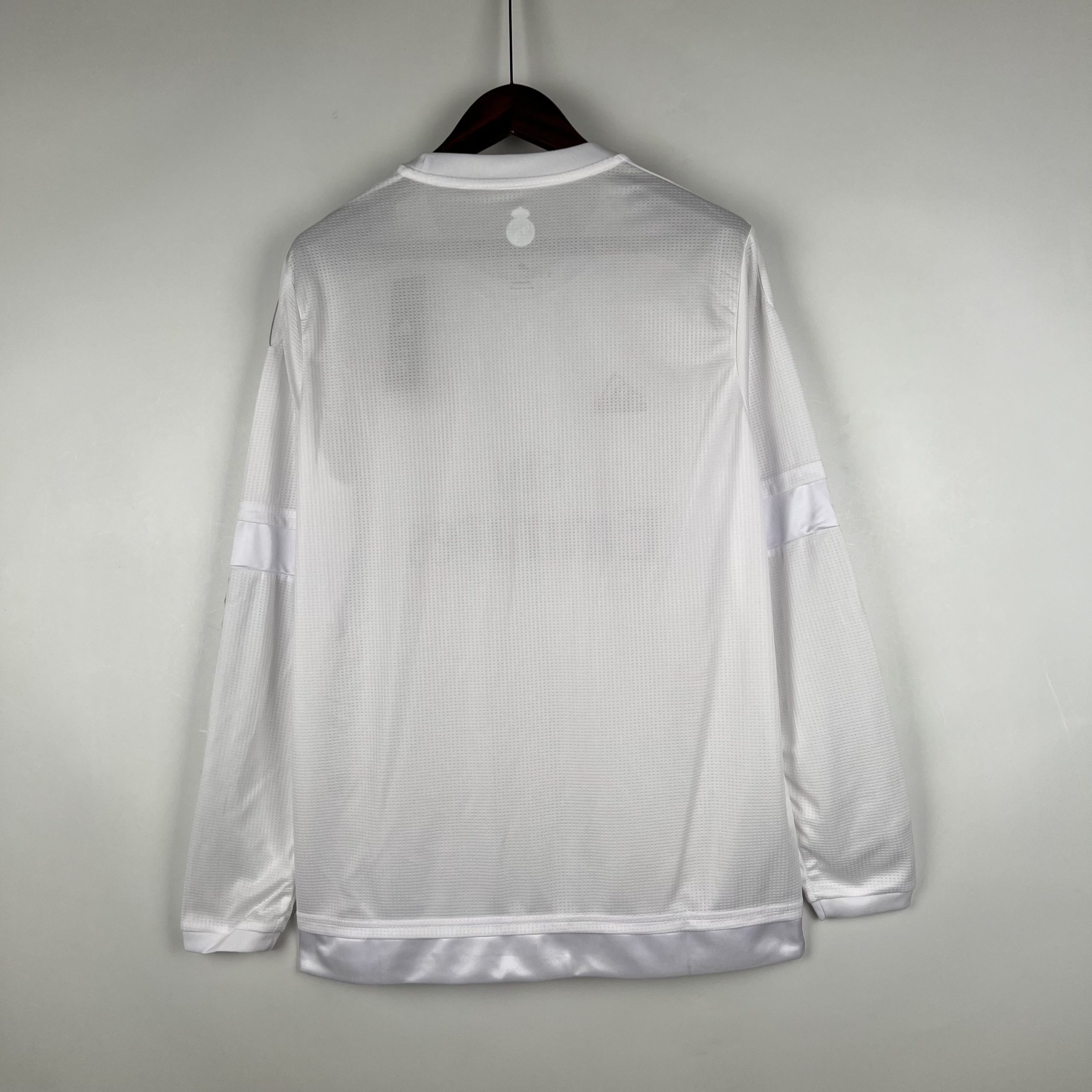 Real Madrid 2015/16 Home Retro Jersey (Fan Version, Long Sleeve) - Image 2