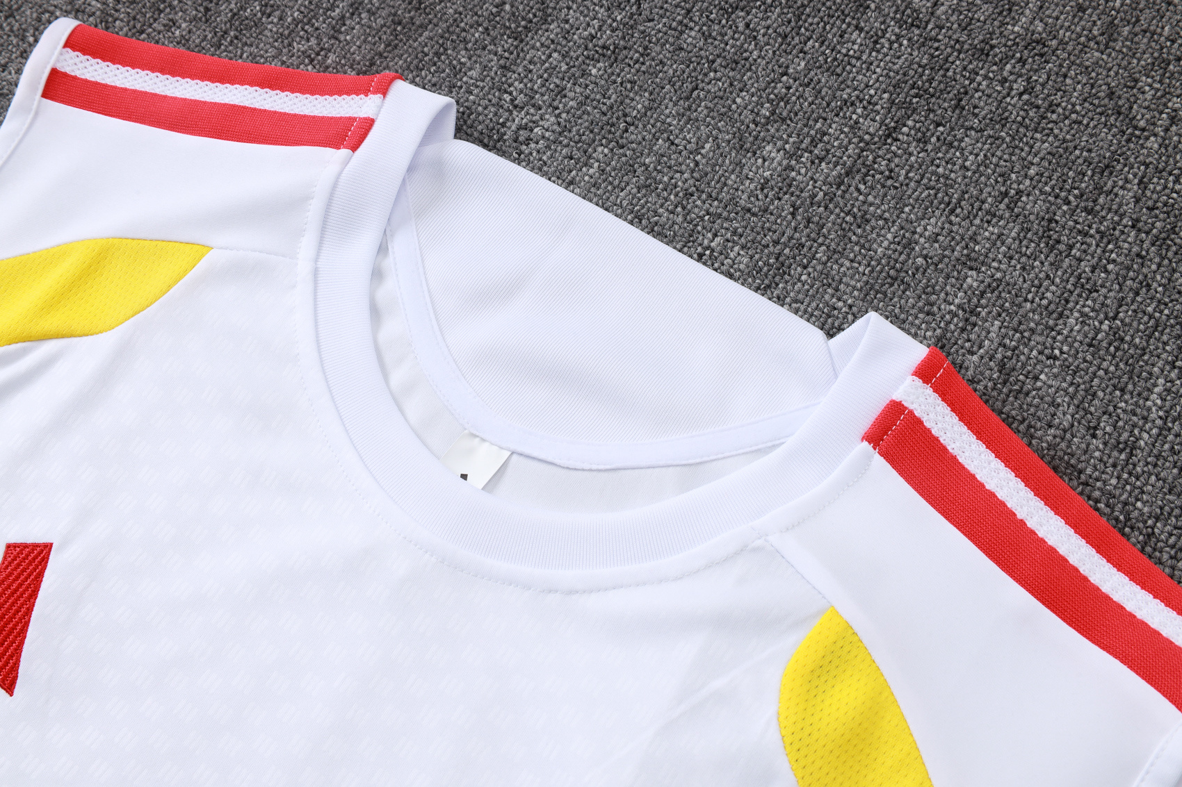 2026 Colombia Vest Suit - Image 4