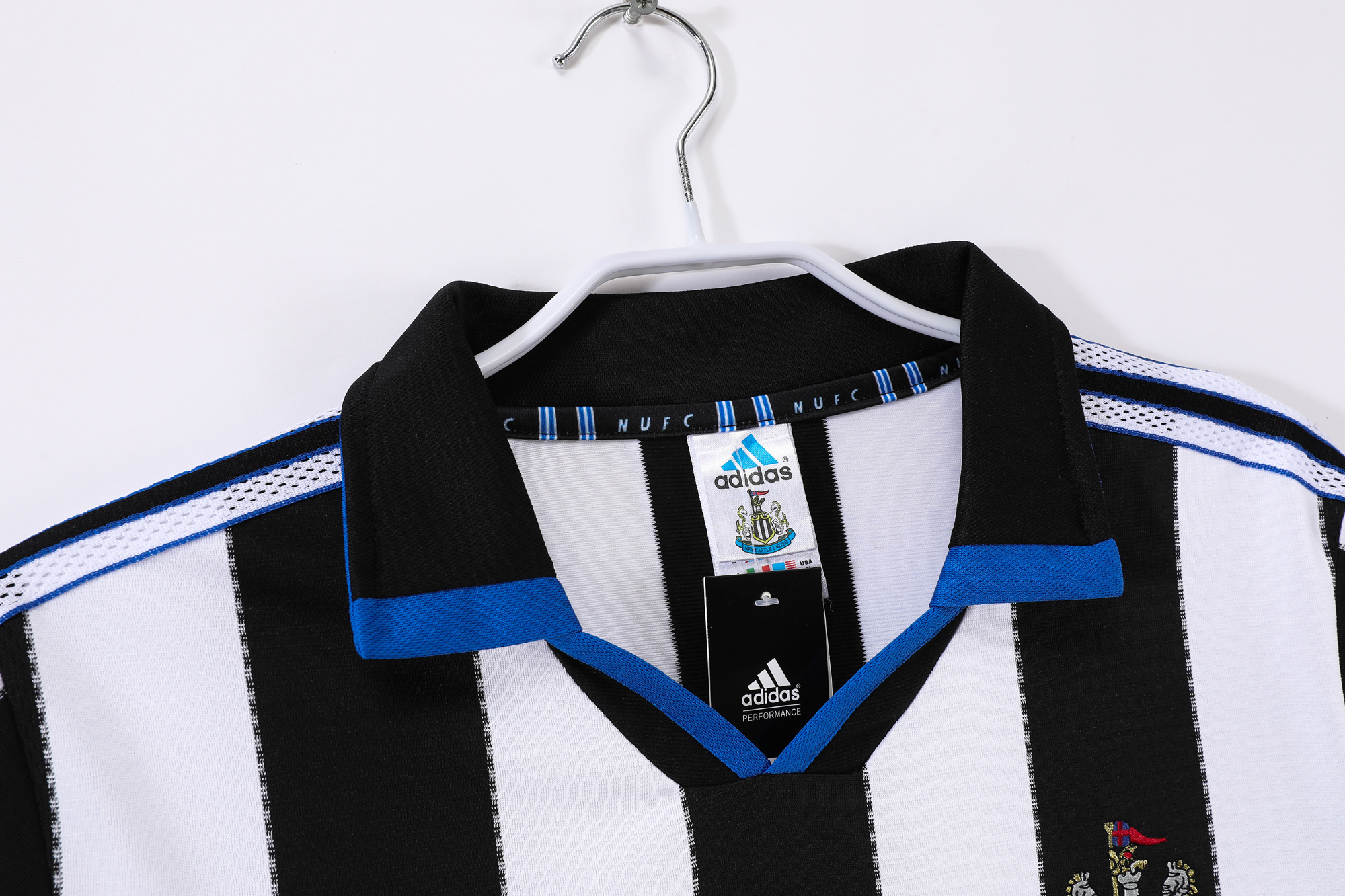 Newcastle United 2000/01 Home Retro Jersey - Image 3