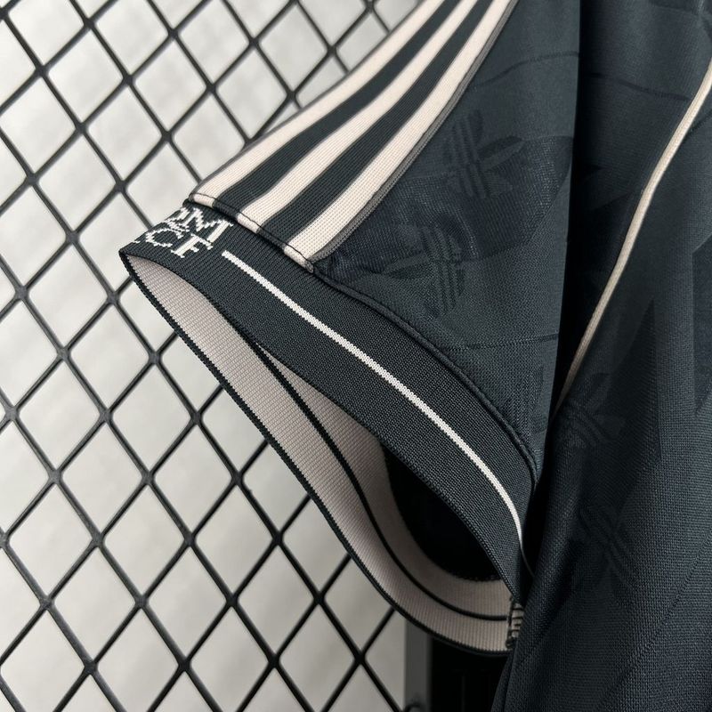Real Madrid 2024/25 Special Edition Retro Jersey (Fan Version) - Image 5