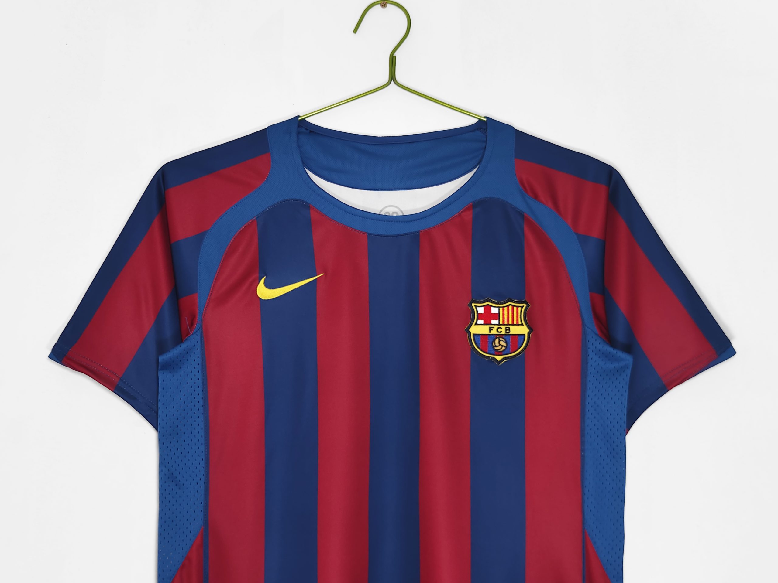 Barcelona 2005/06 Home Retro Jersey - Image 5