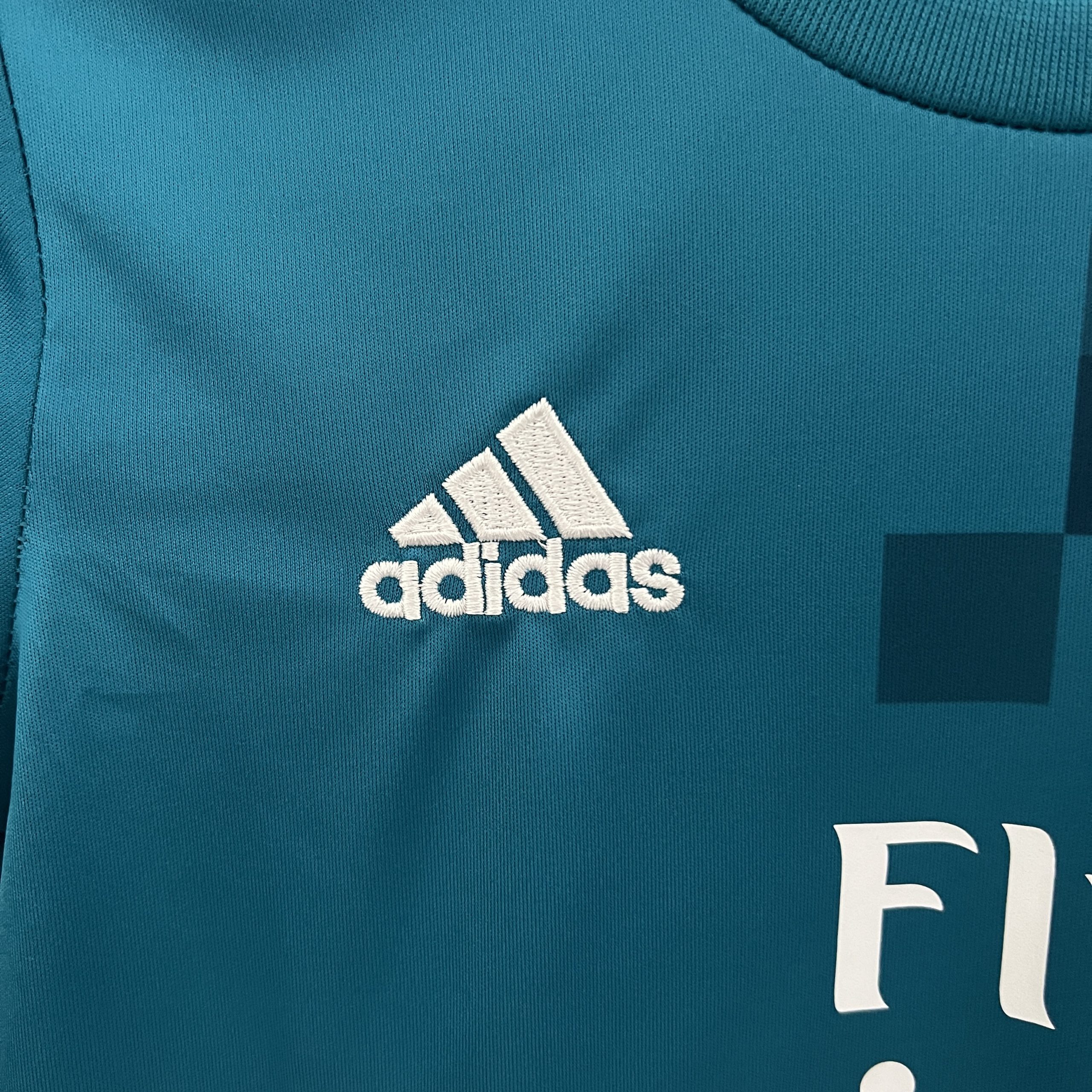 Real Madrid 2017/18 Third Kids Kit - Image 3