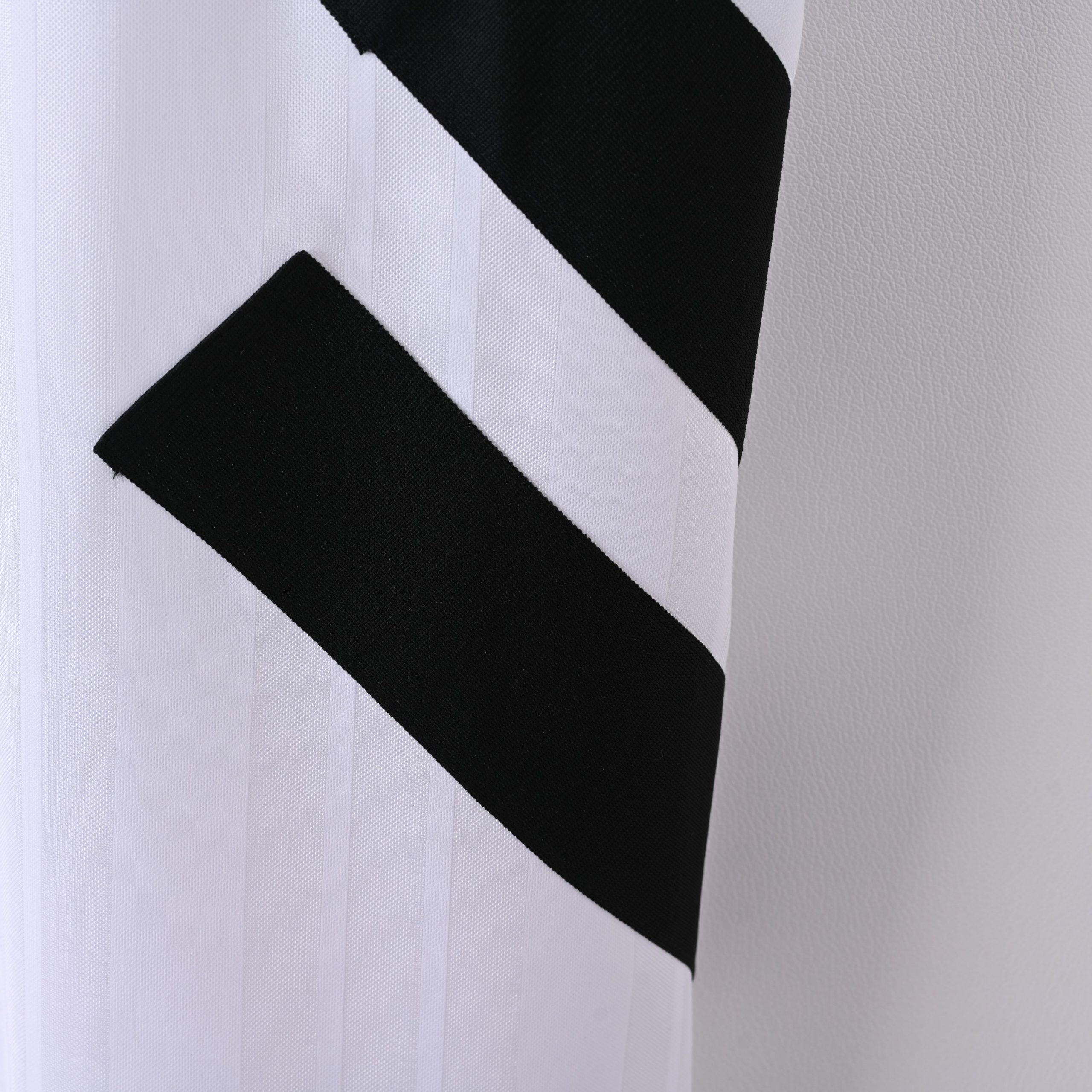 Liverpool 1993/95 Away Retro Jersey - Image 5