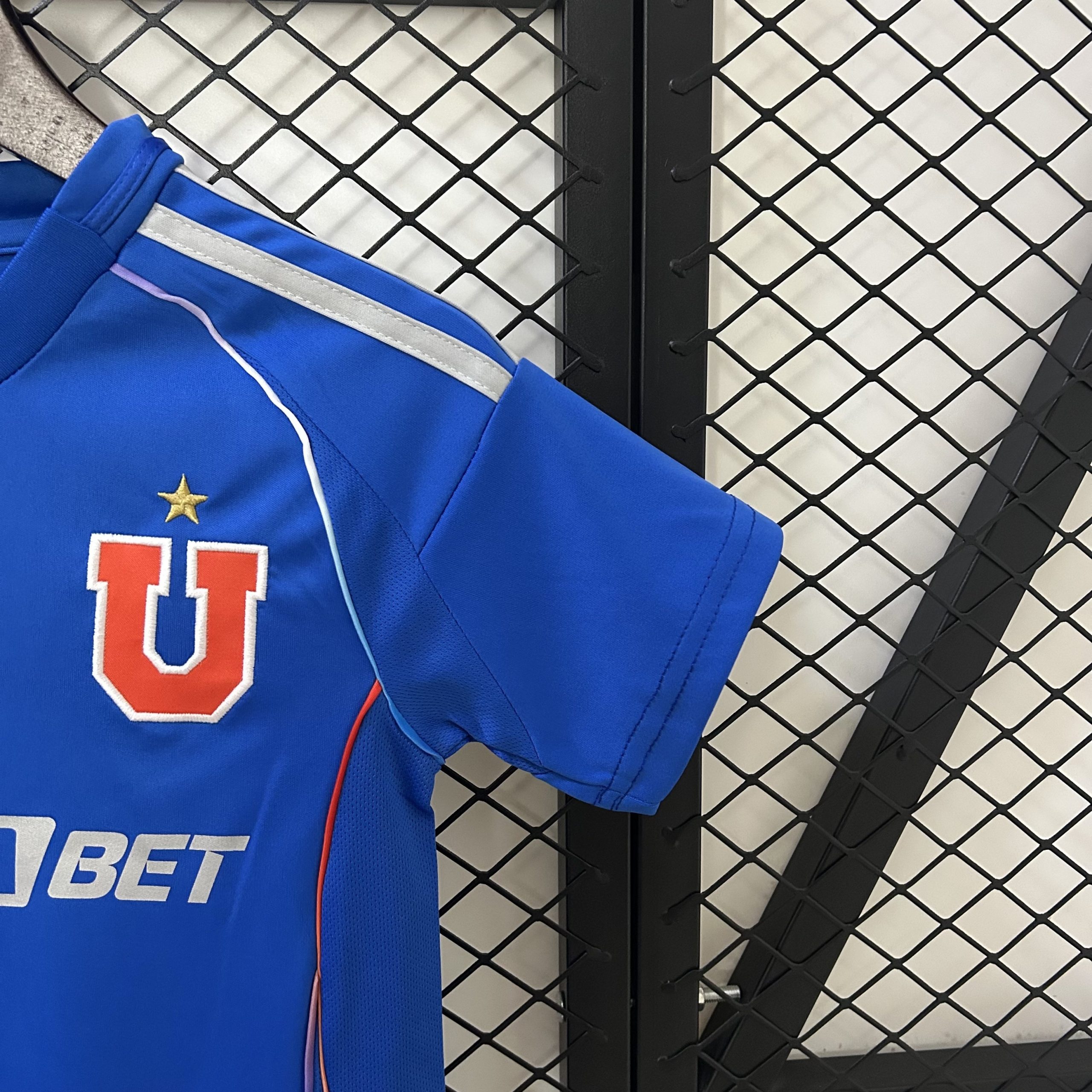 2025/26 Club Universidad De Chile Home Kids Kit - Image 4