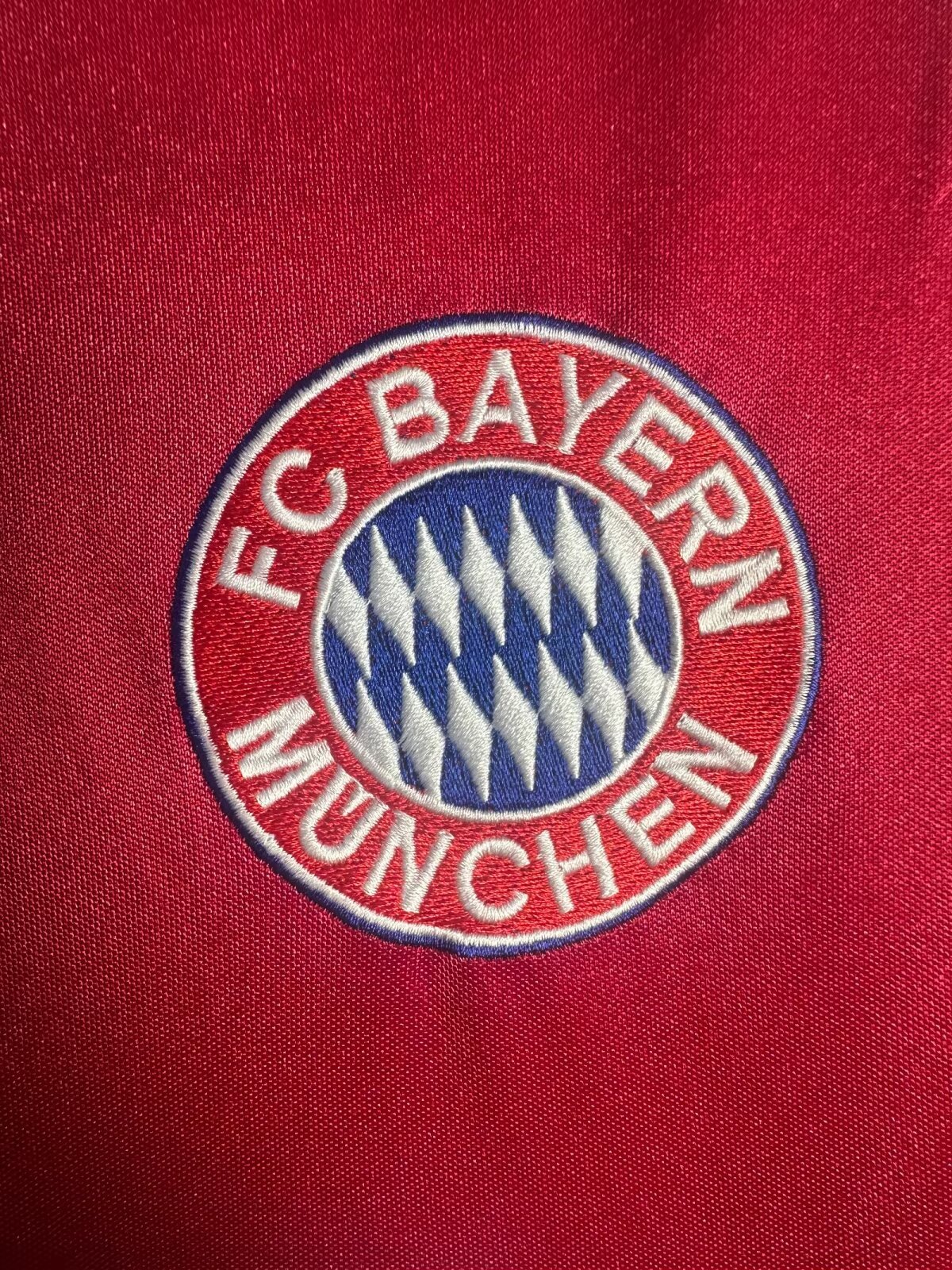 Bayern Munich 2003/04 Home Retro Jersey (Fan Version) - Image 5