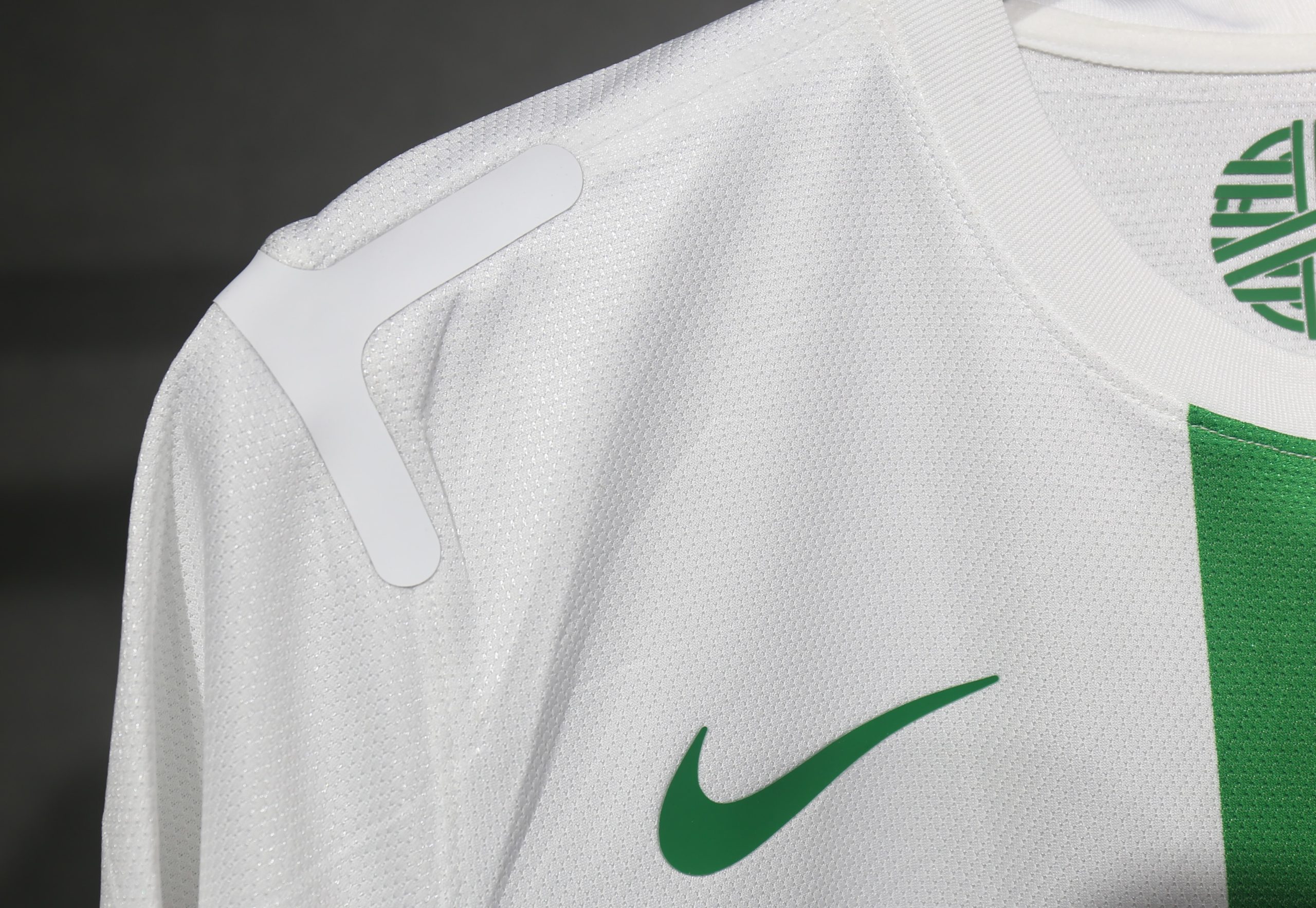 Portugal 2012 Euro Away Retro Jersey (Player Version, Long Sleeve) - Image 4