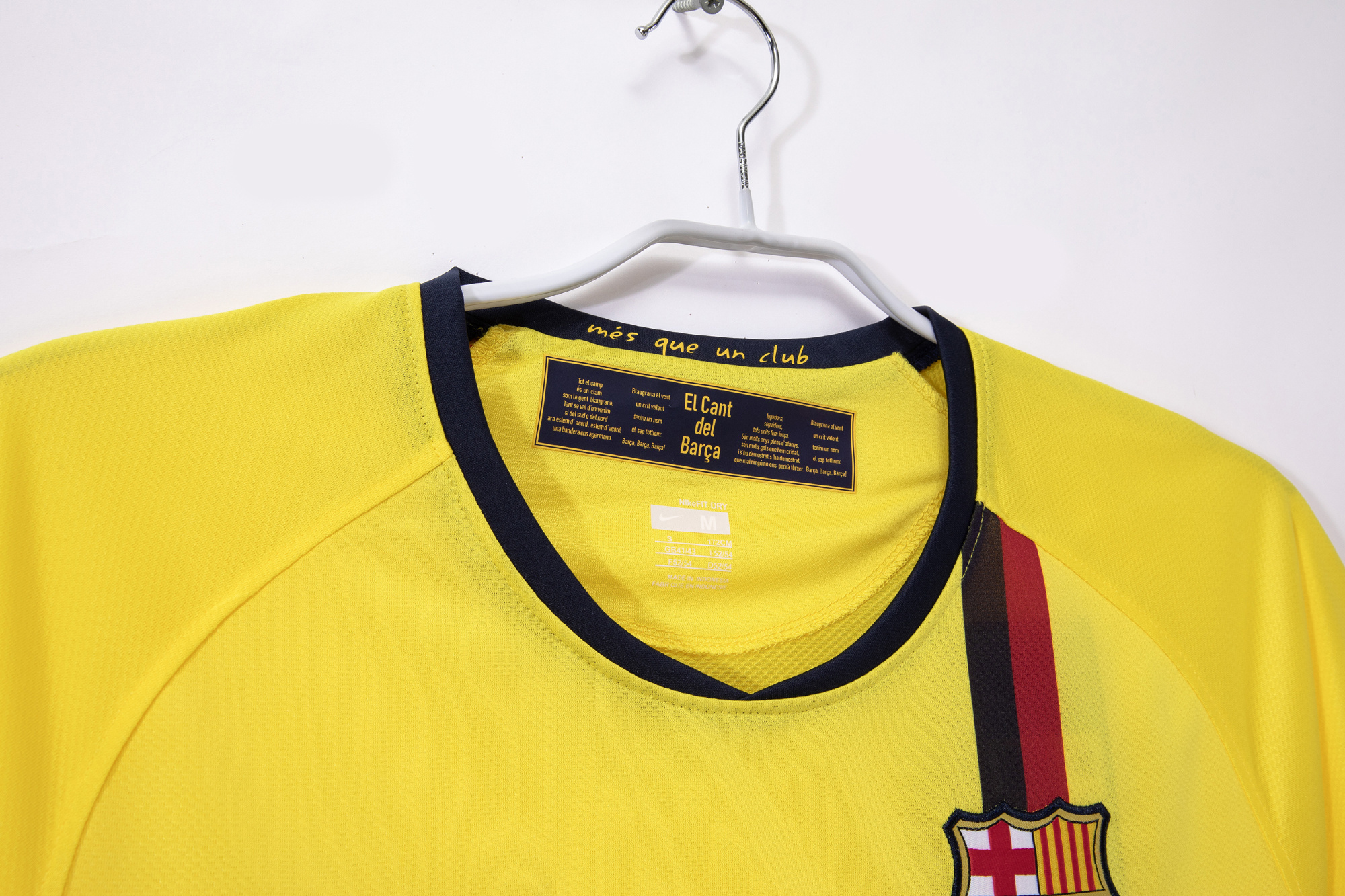 Barcelona 2008/09 Away Retro Jersey - Image 3