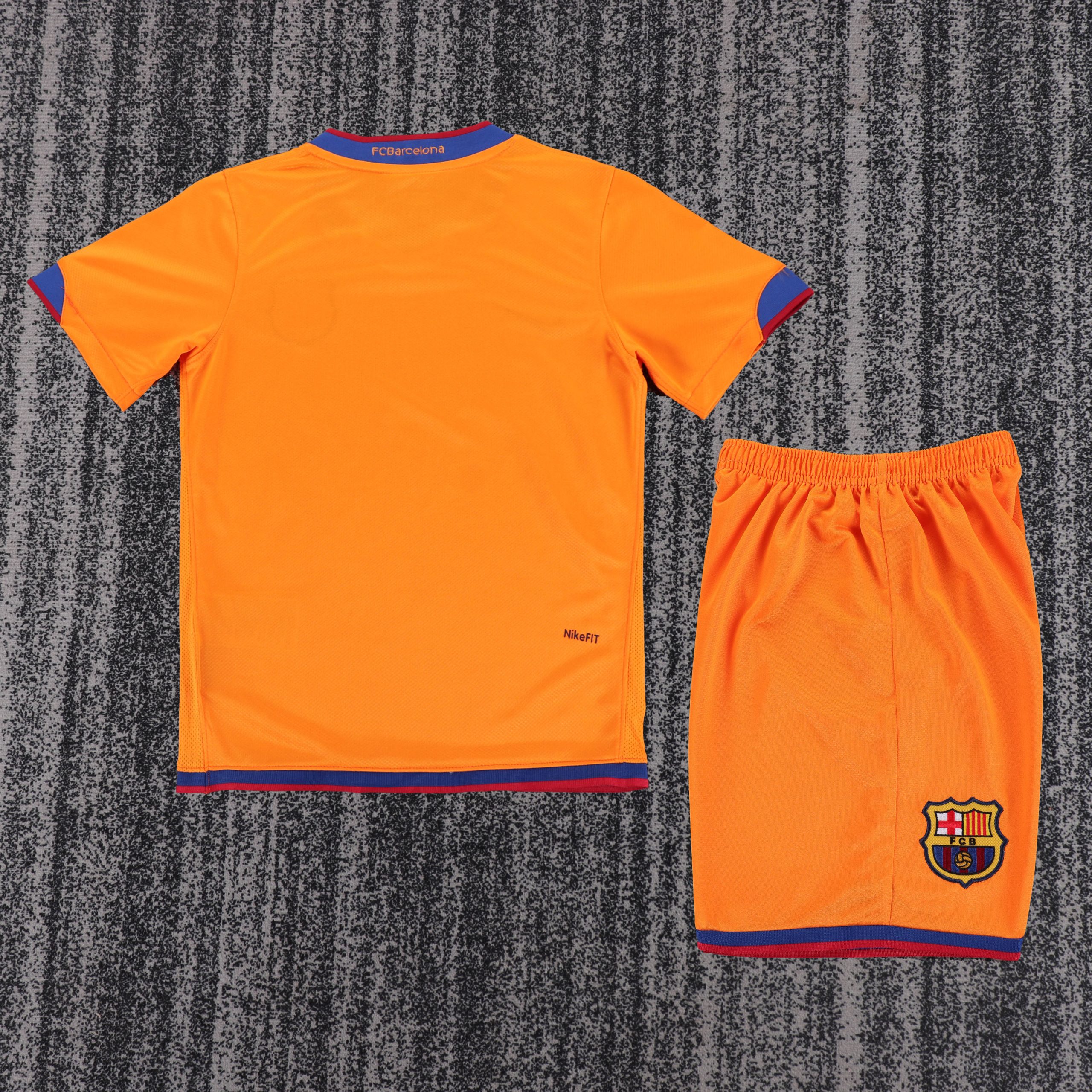 Barcelona 2006/07 Away Kids Kit - Image 2