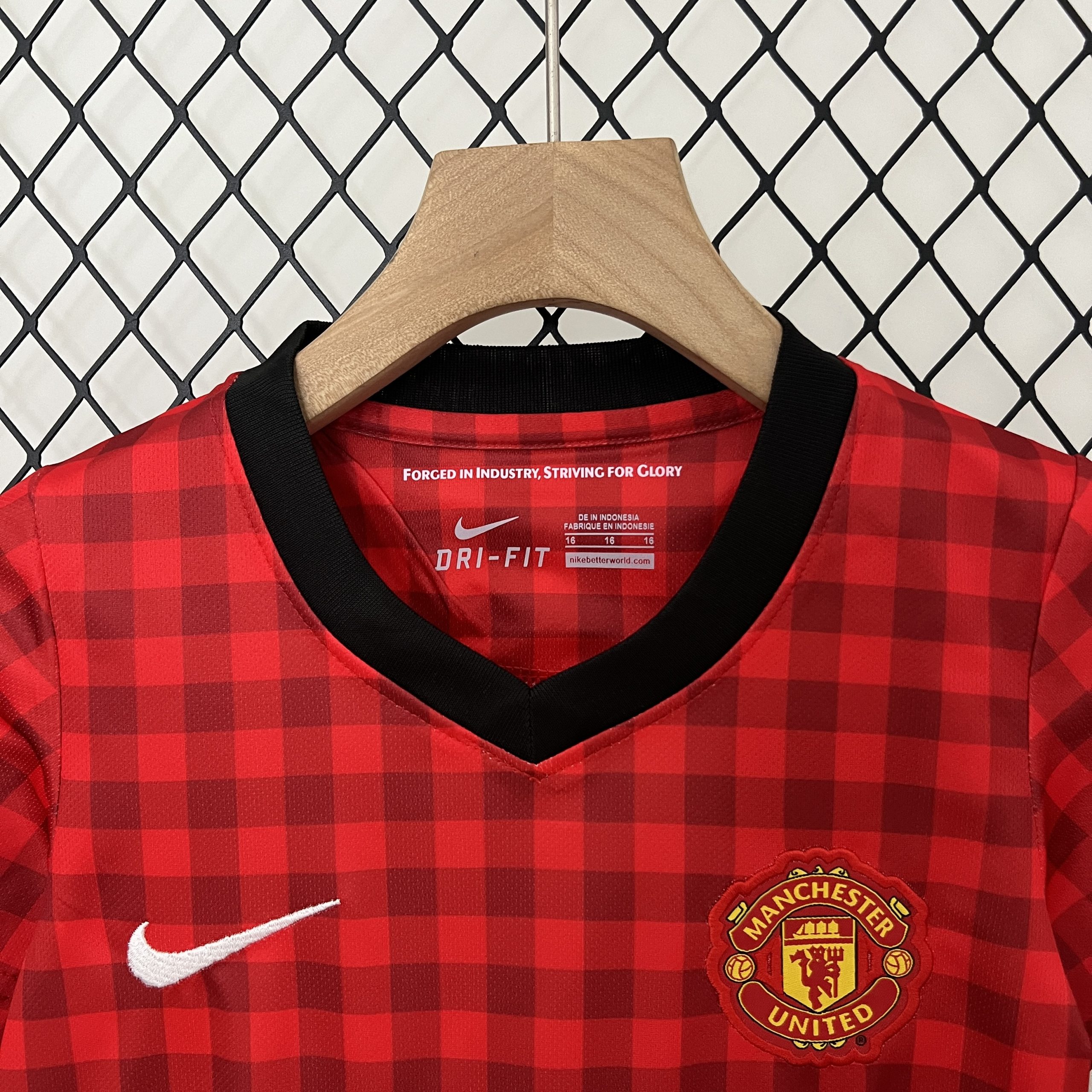 Manchester United 2012/13 Home Kids Kit - Image 4