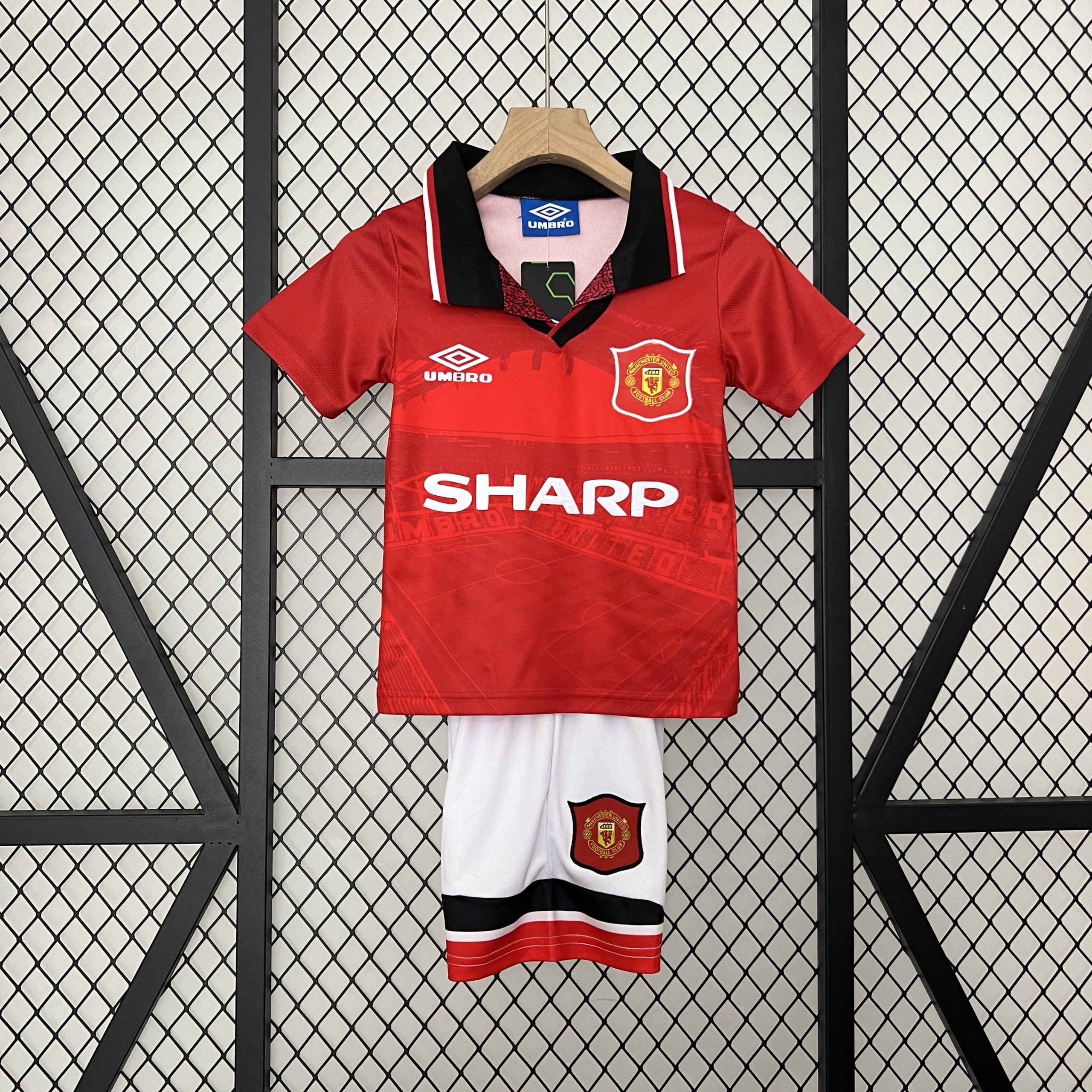 Manchester United 1994/96 Home Kids Kit