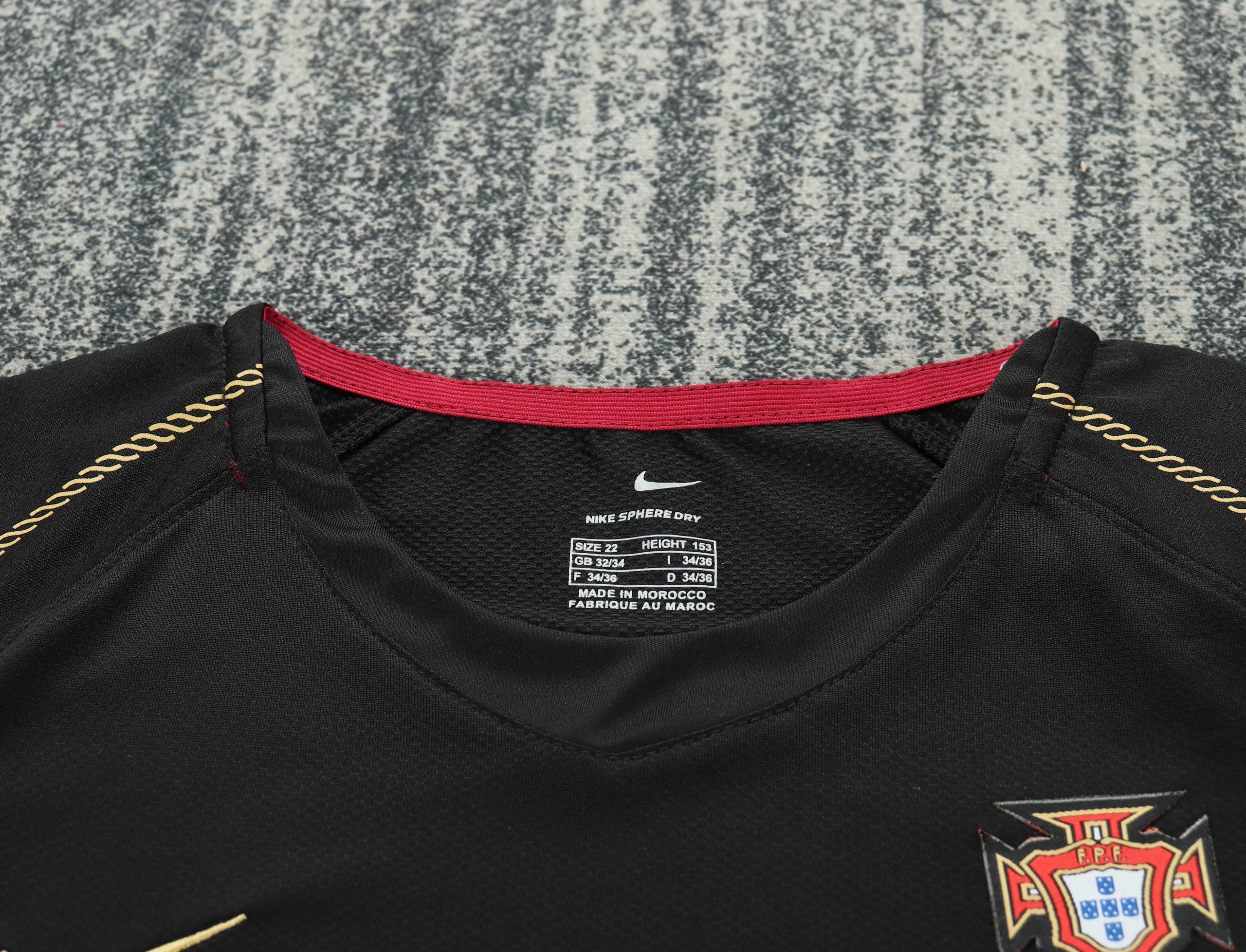 Portugal 2006 World Cup Away Kids Kit - Image 4