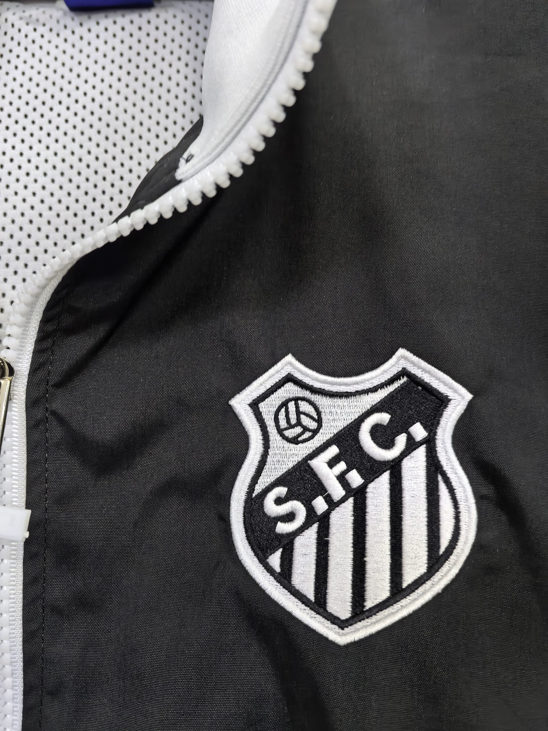 Santos FC 1960 Retro Windbreaker - Image 4