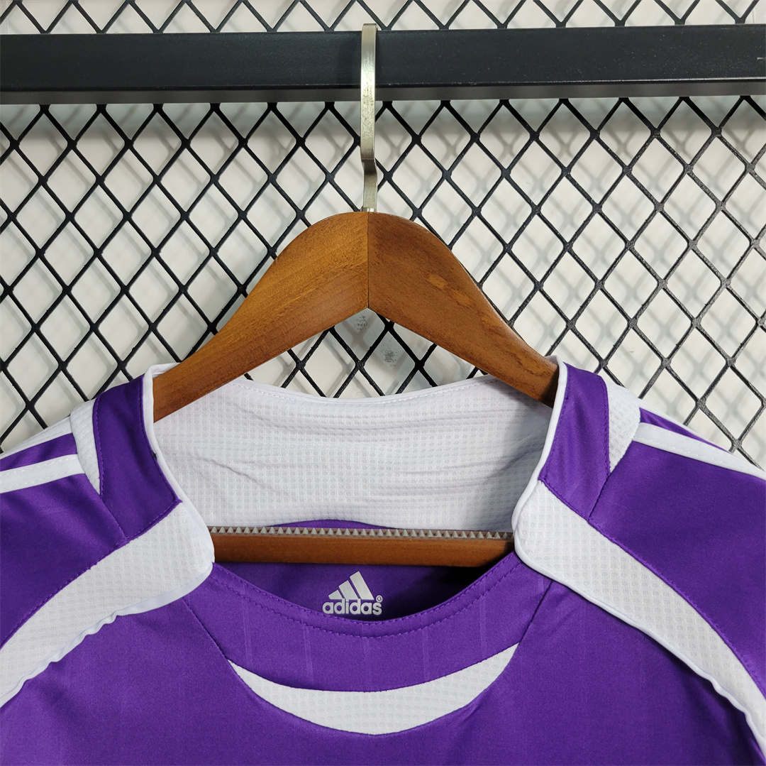 Real Madrid 2006/07 Away Retro Jersey - Image 2