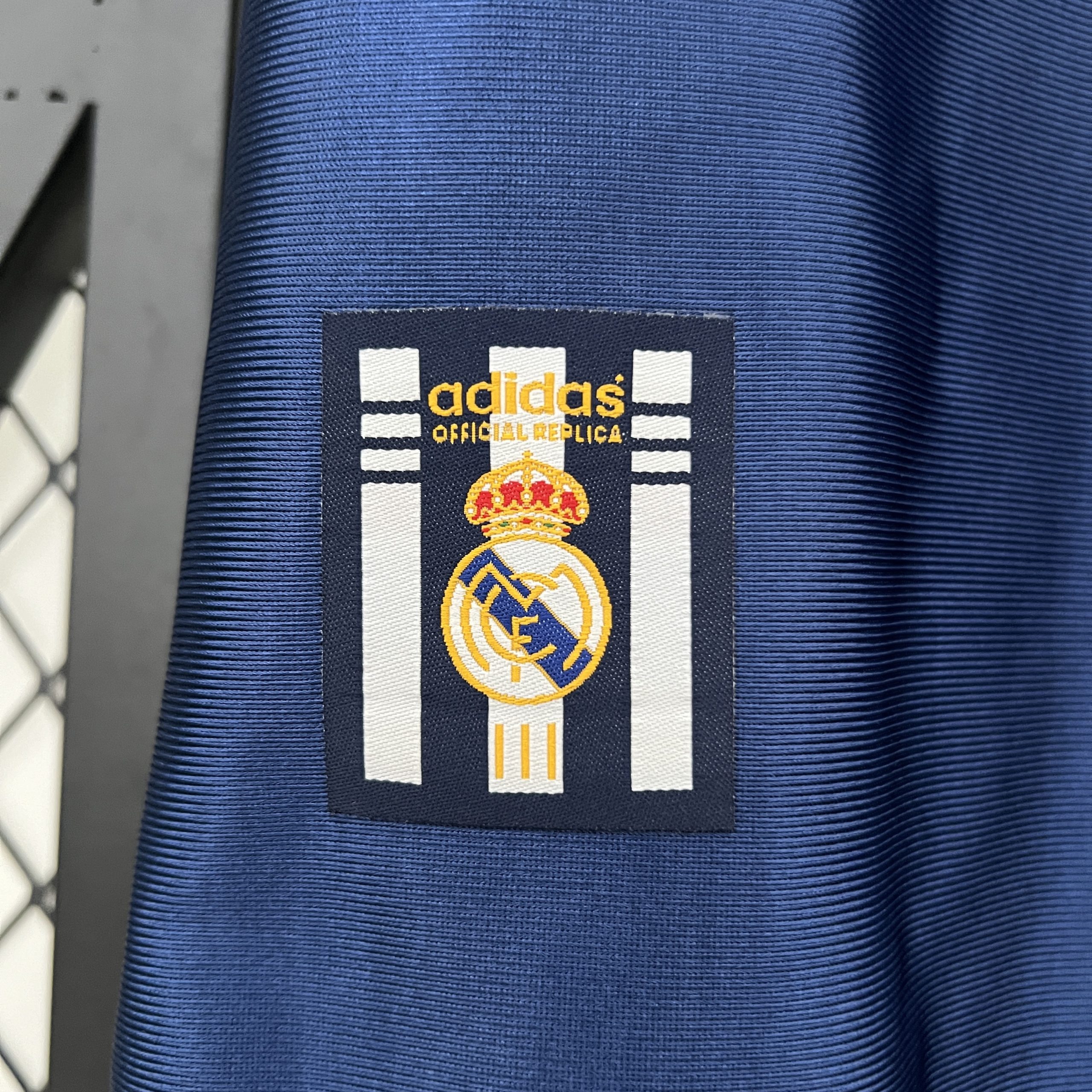 1998-00 Real Madrid Retro Jersey Second Away Fan Version - Image 3