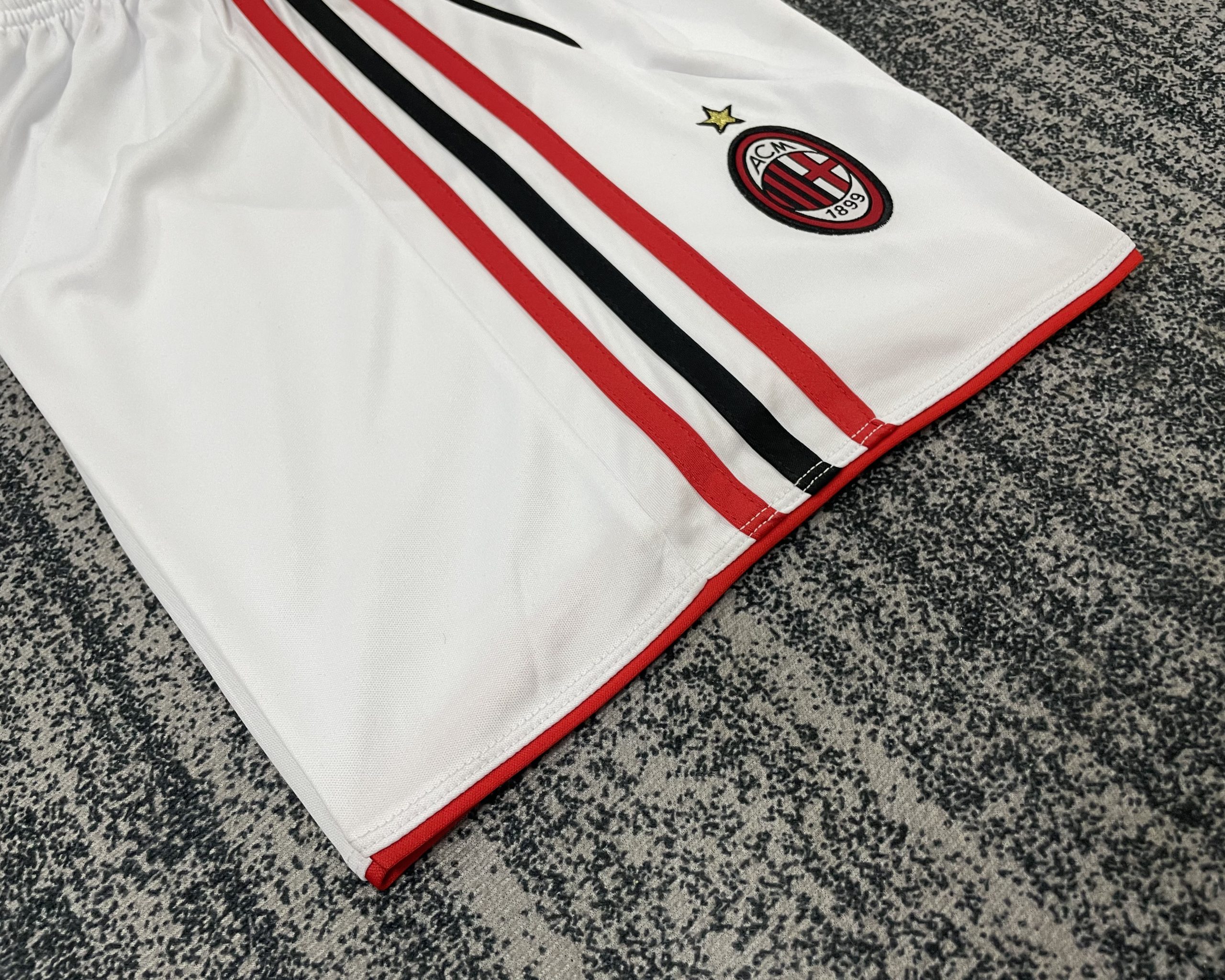 AC Milan 2006/07 Champions League Away Kids Kit - Image 5