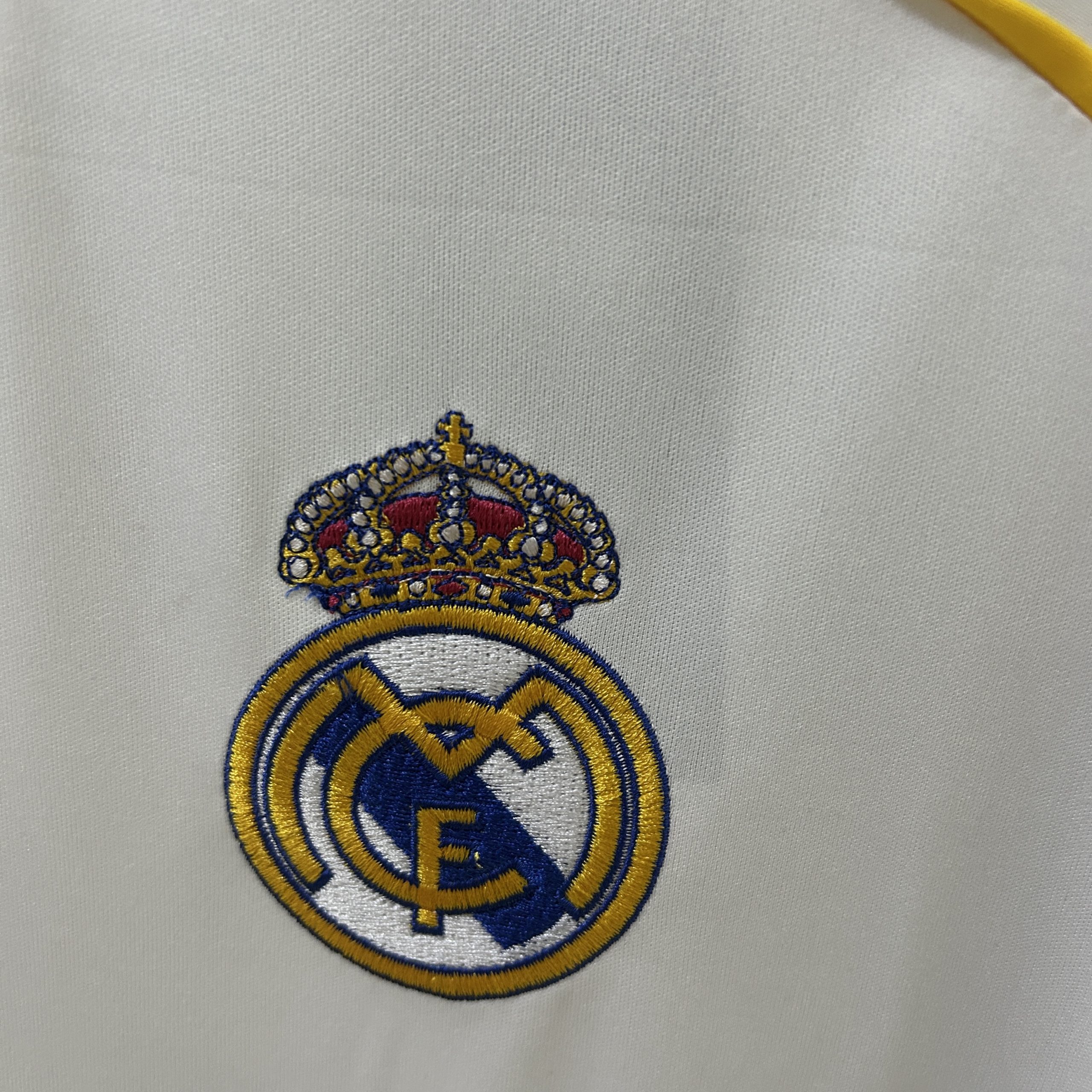 Real Madrid 2025/26 Home Jersey - Image 3