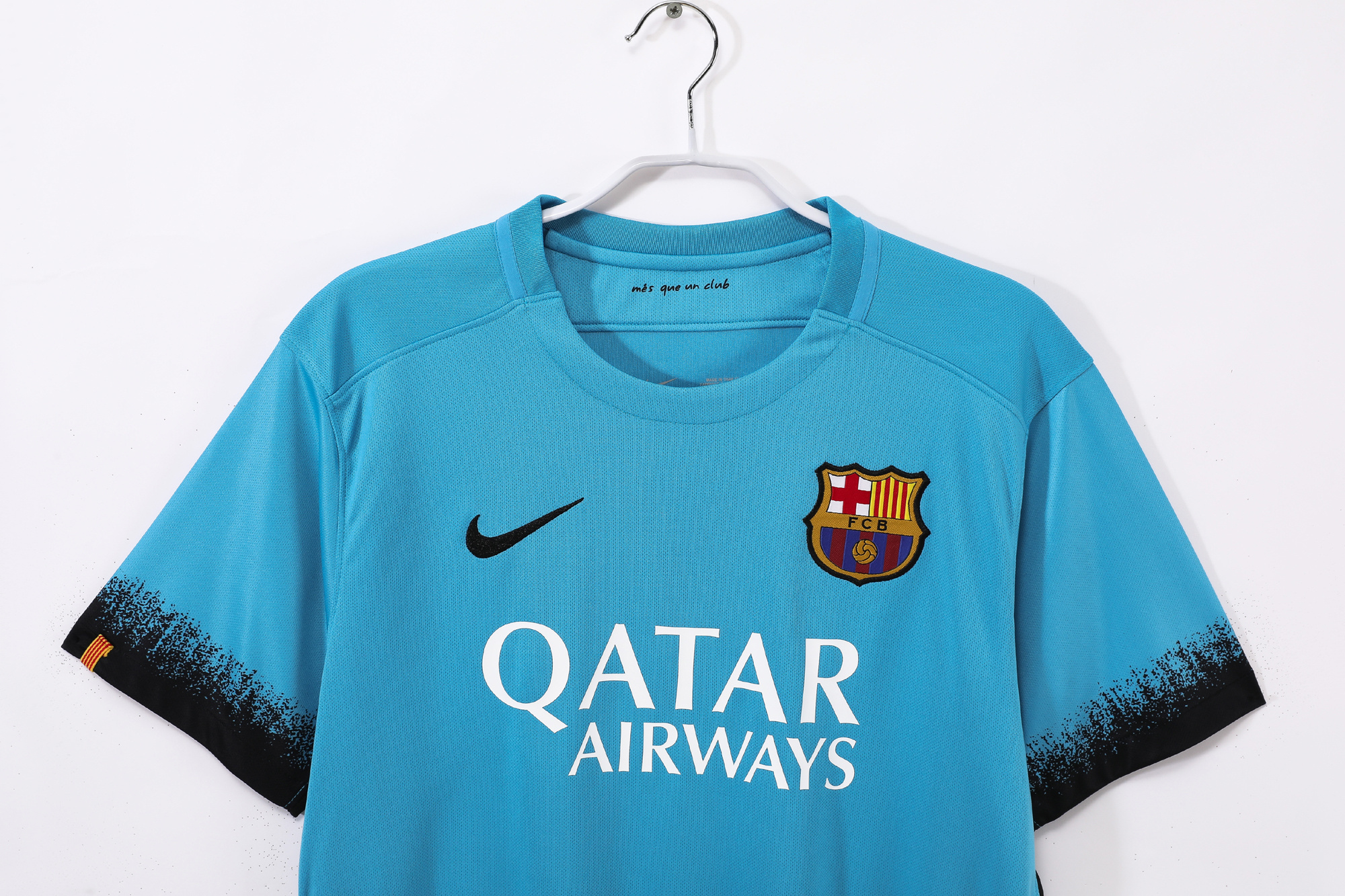 Barcelona 2015/16 Third Retro Jersey (Fan Version) - Image 5