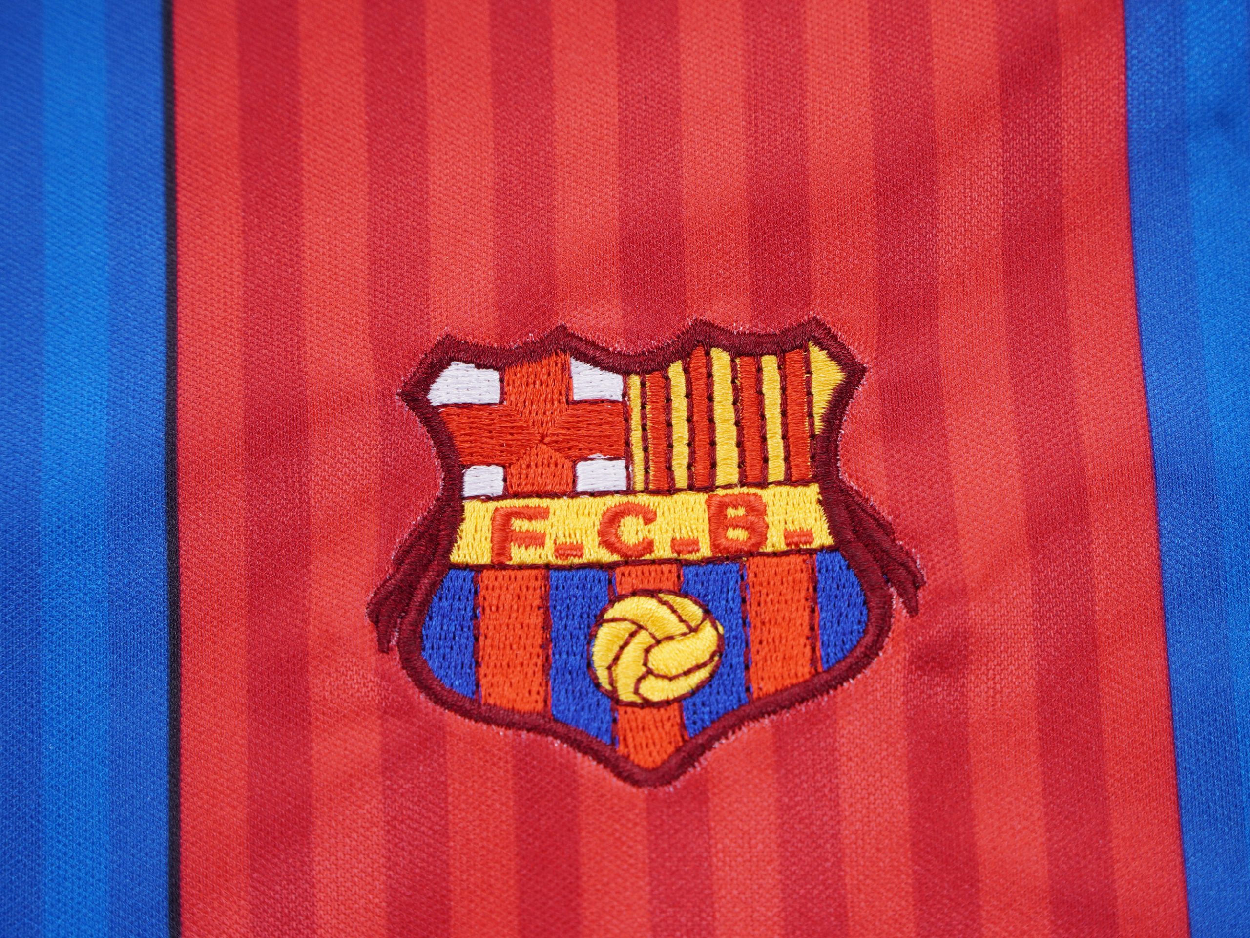 Barcelona 1991/92 Home Kids Kit - Image 5