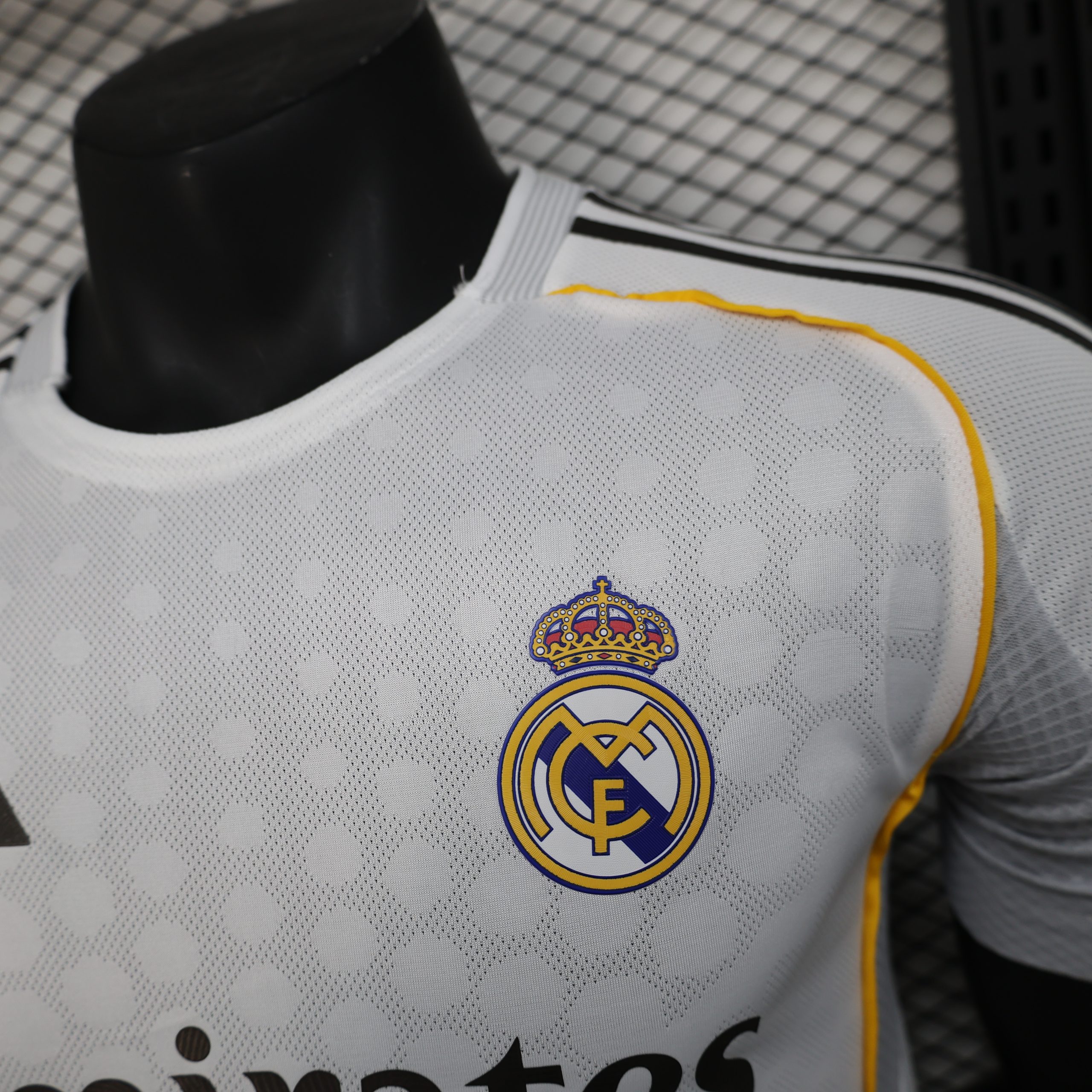 Real Madrid 2025/26 Home Jersey (Player Version) - Image 2