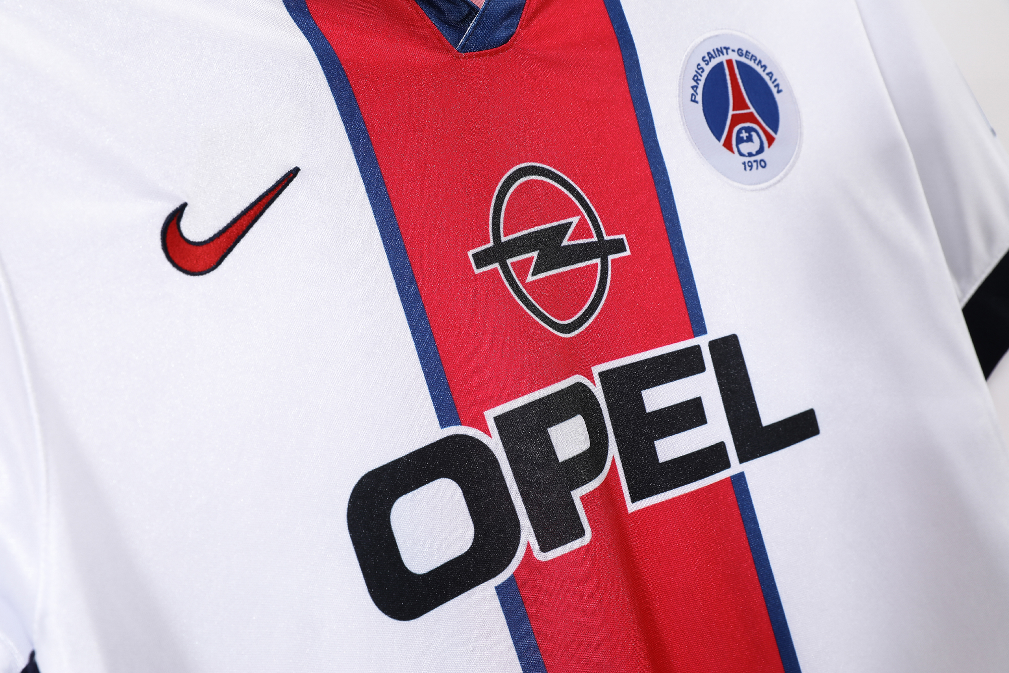1998/99 PSG Away Retro Jersey Fan Version - Image 3