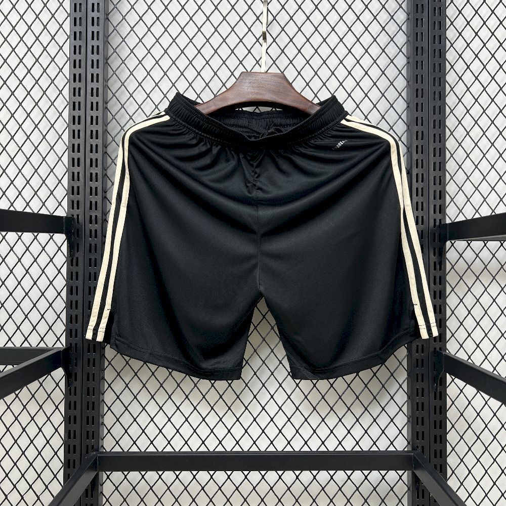 Bayern Munich 2025/26 Third Shorts - Image 2