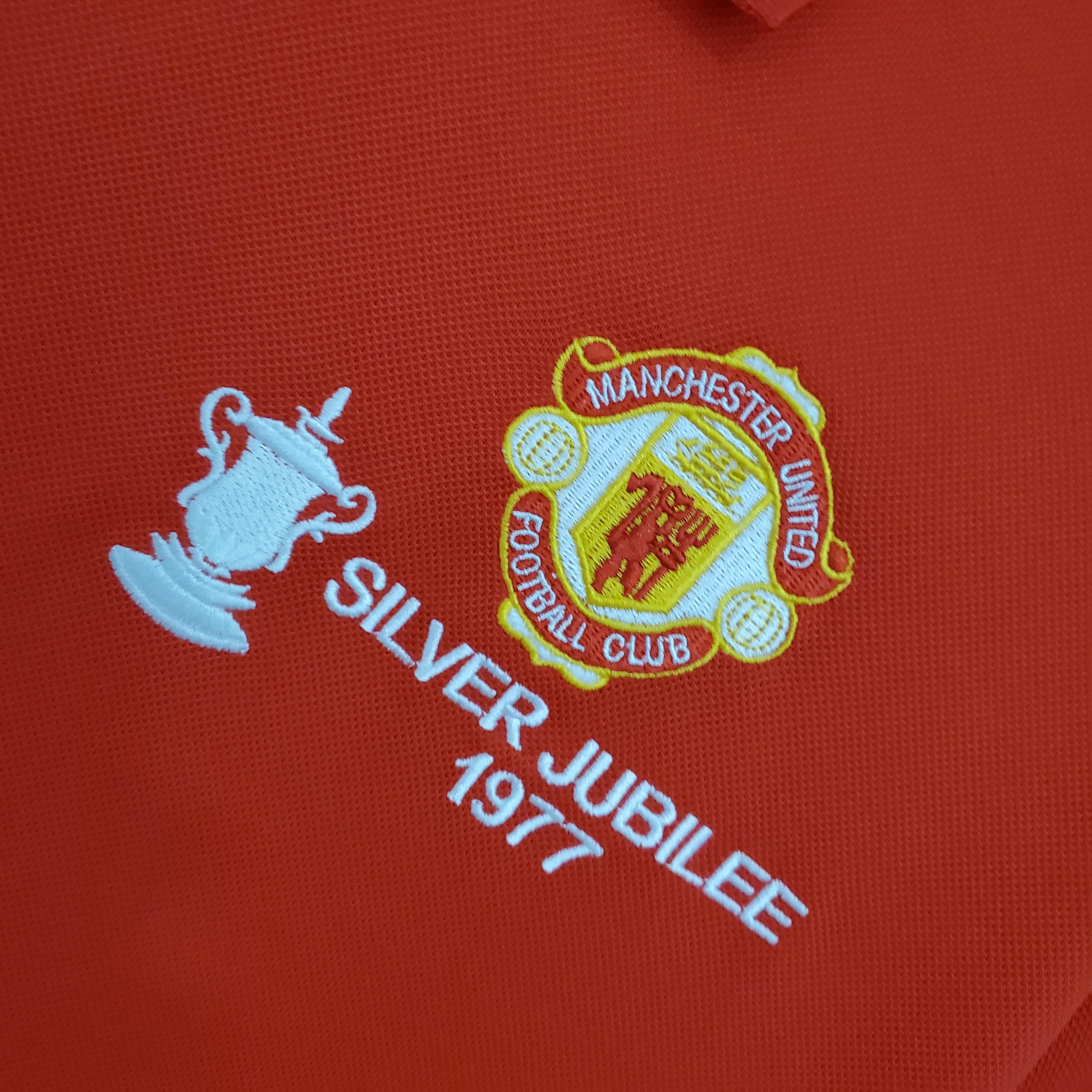 Manchester United 1977 Home Retro Jersey (Fan Version) - Image 3