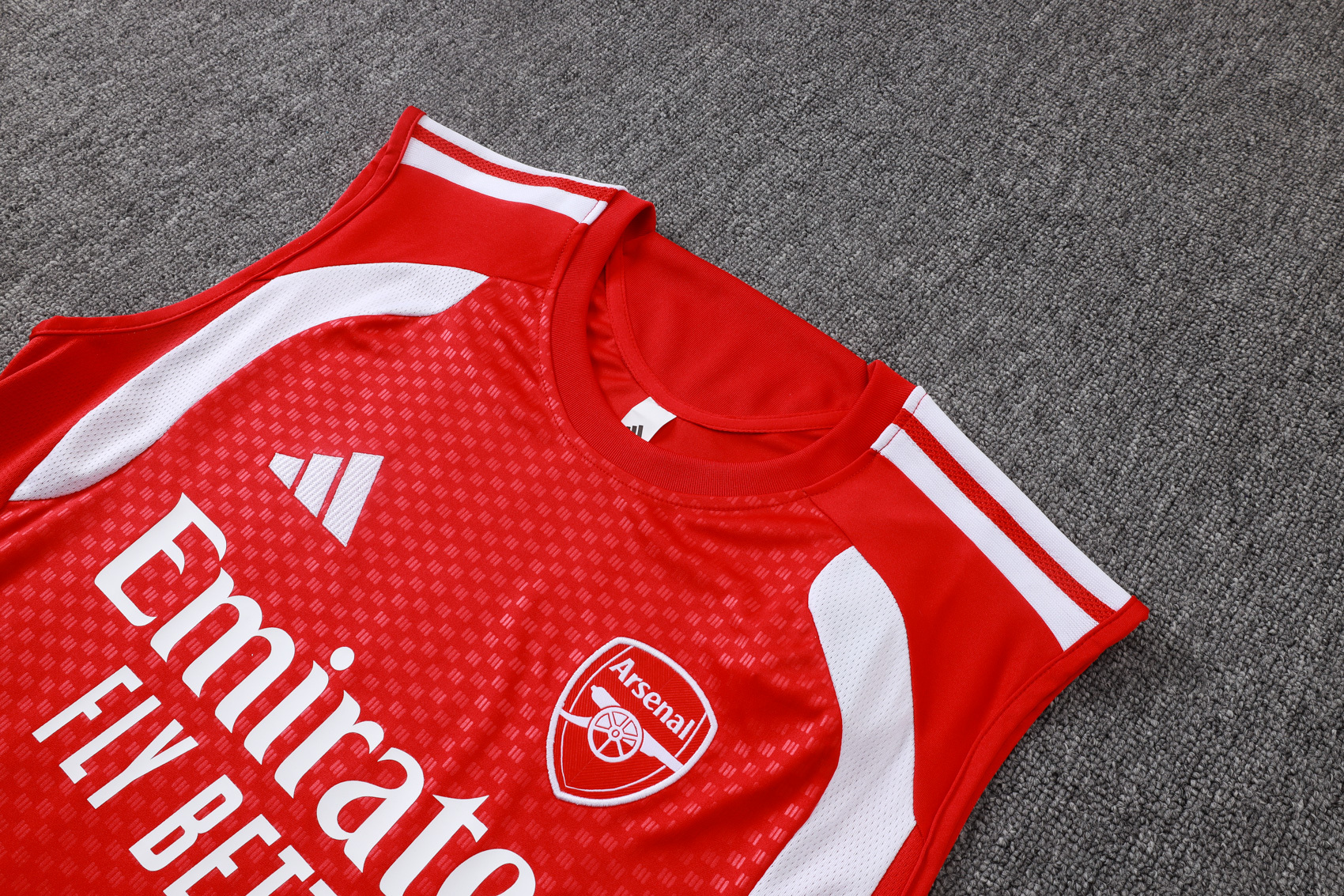 2026/27 Arsenal Vest Suit - Image 3