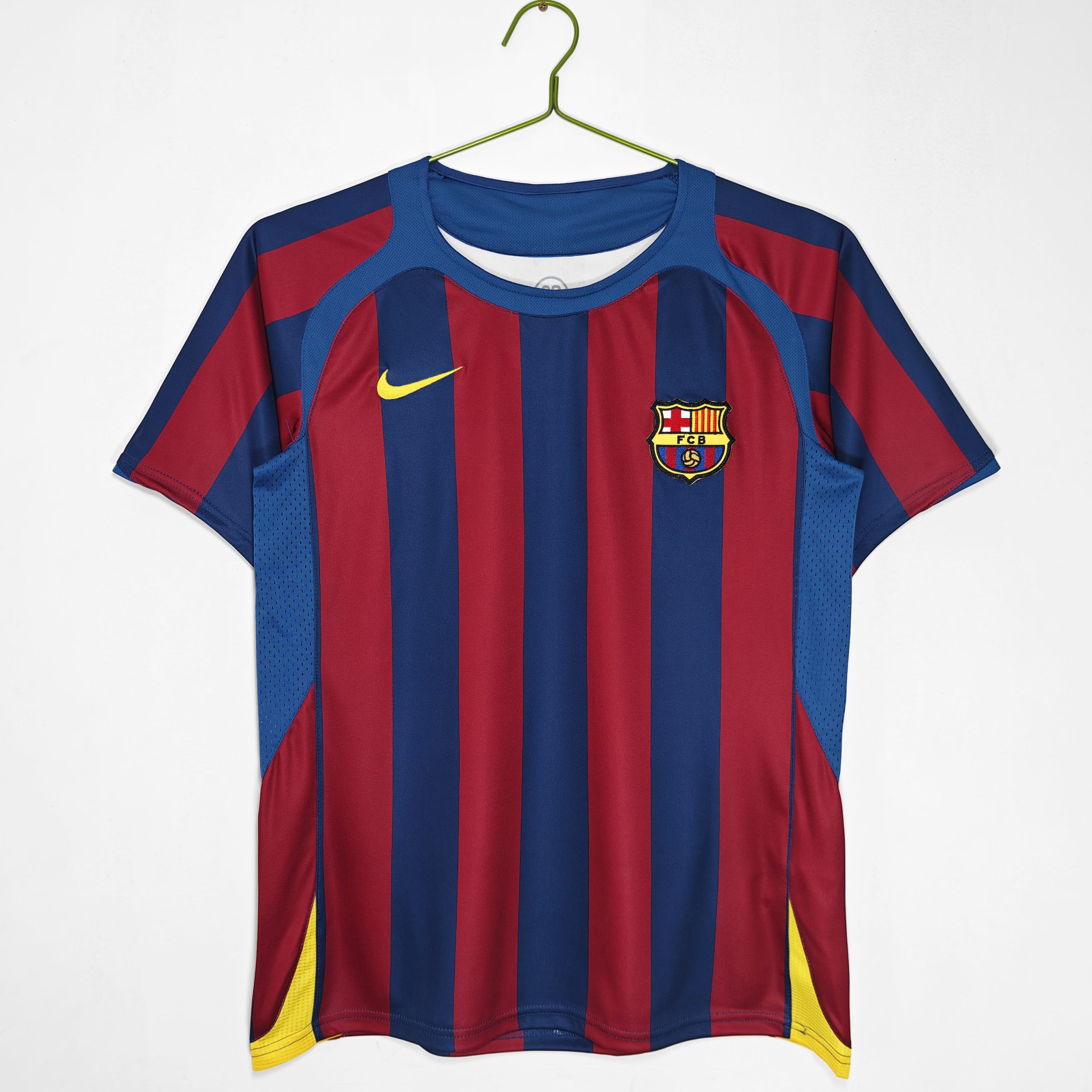 Barcelona 2005/06 Home Retro Jersey