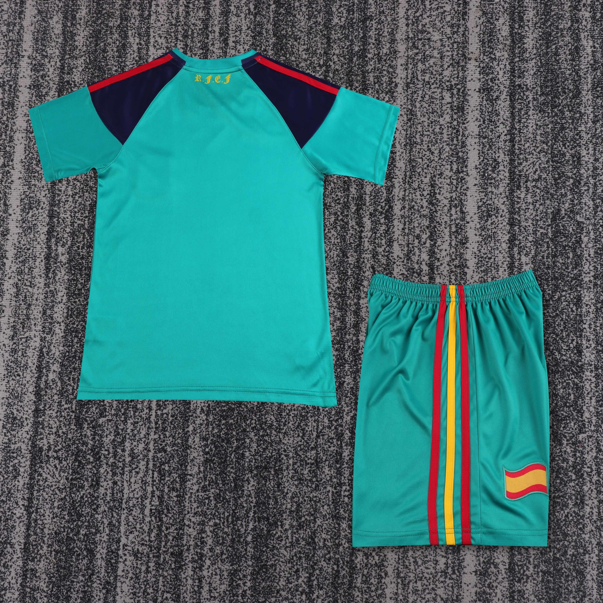 Spain 2010 World Cup Goalkeeper Retro Kids Jersey - Image 2