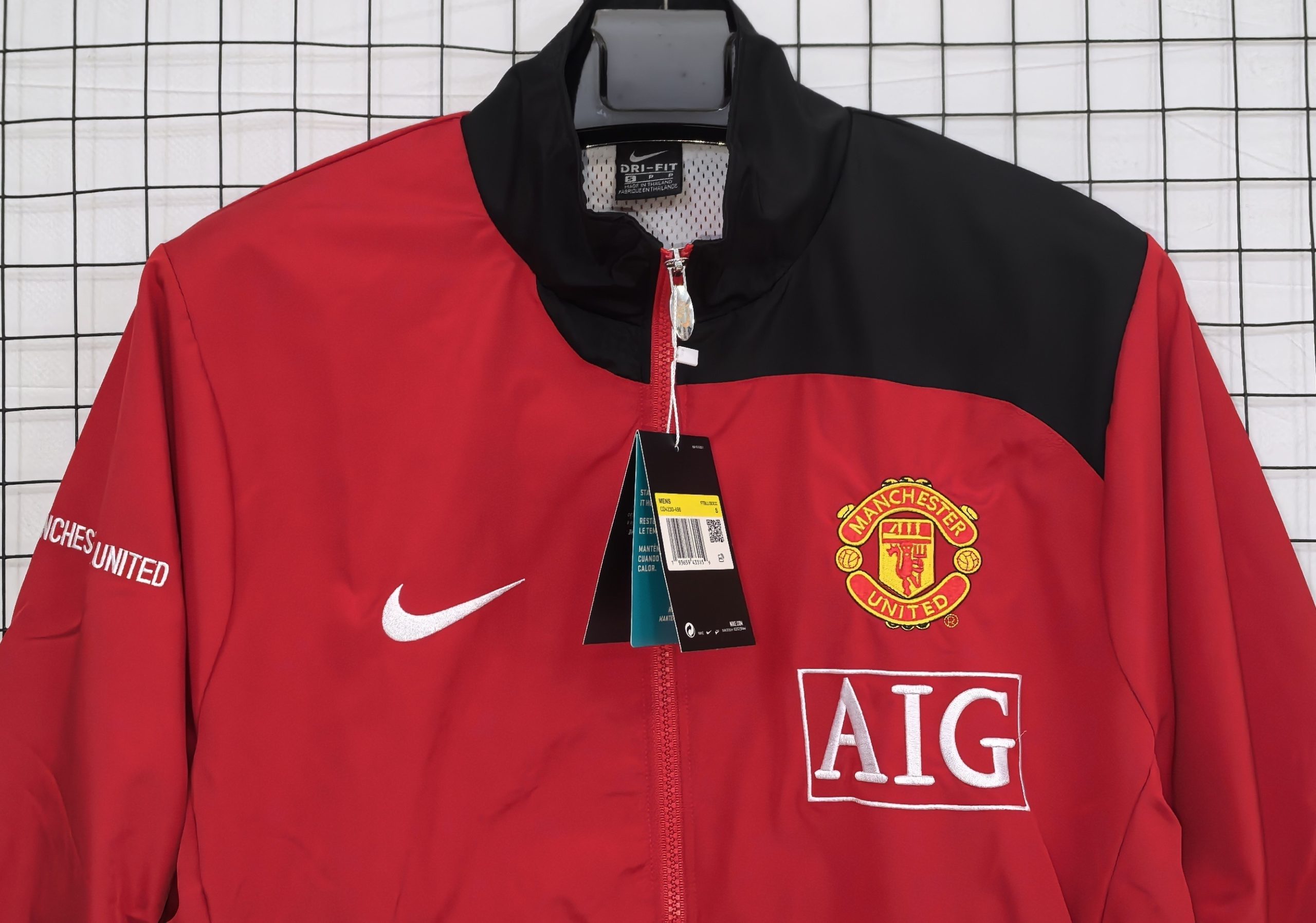 Manchester United 2007/08 Retro Windbreaker - Image 3