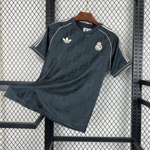 Real Madrid 2024/25 Special Edition Retro Jersey (Fan Version)