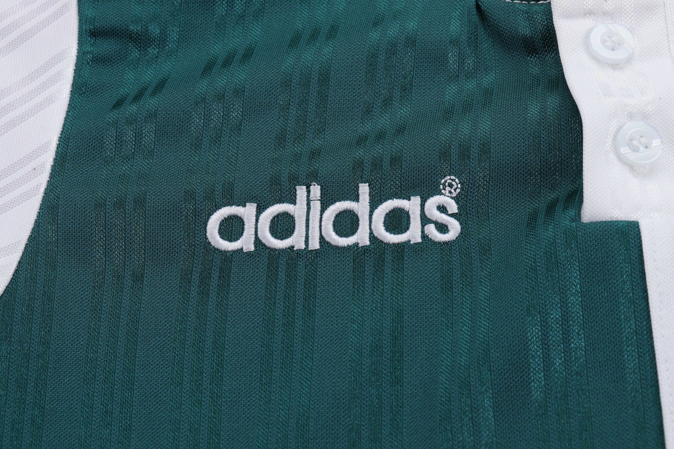 Liverpool 1995/96 Away Kids Kit - Image 3