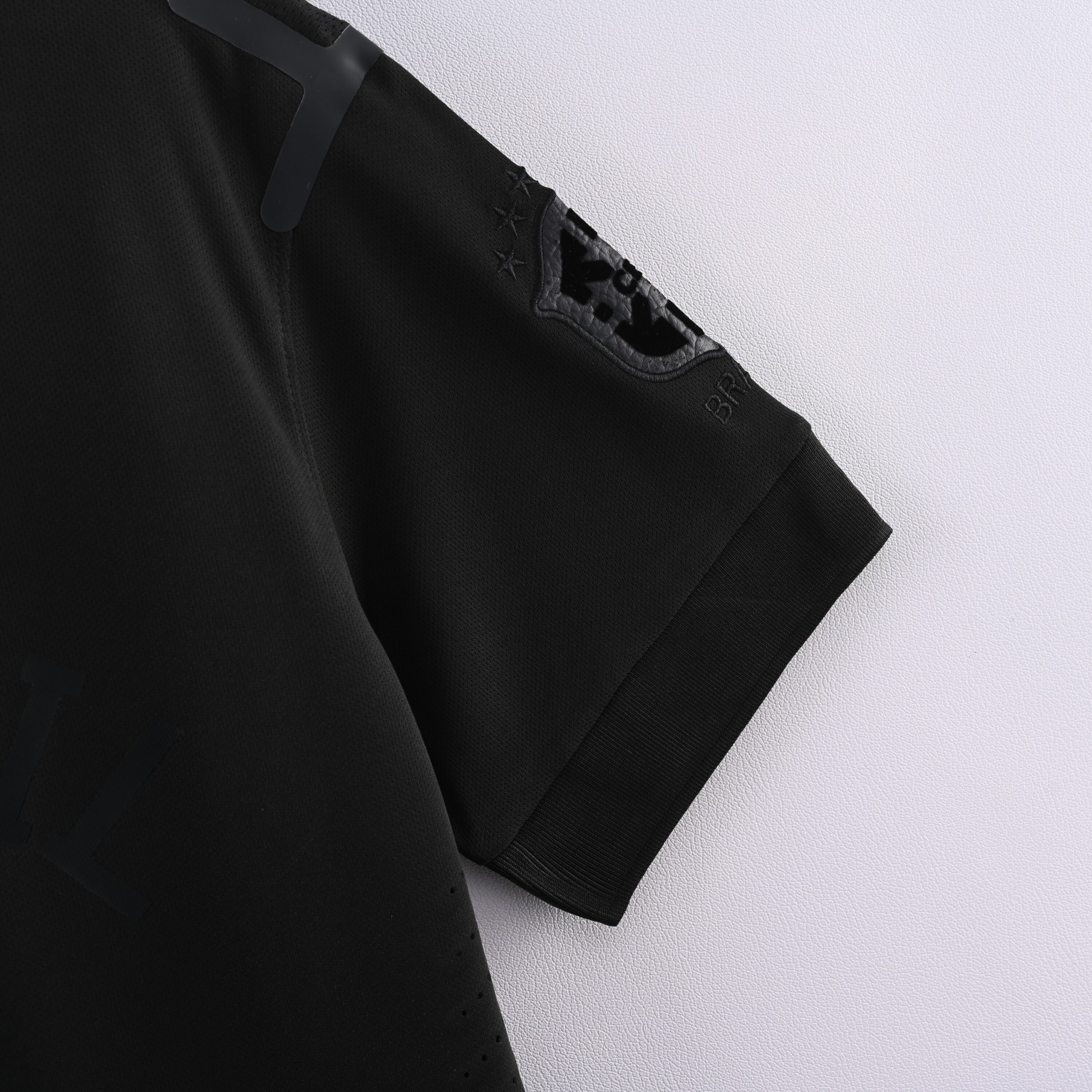 Brazil 2013/14 Away Retro Jersey (Fan Version) - Image 4