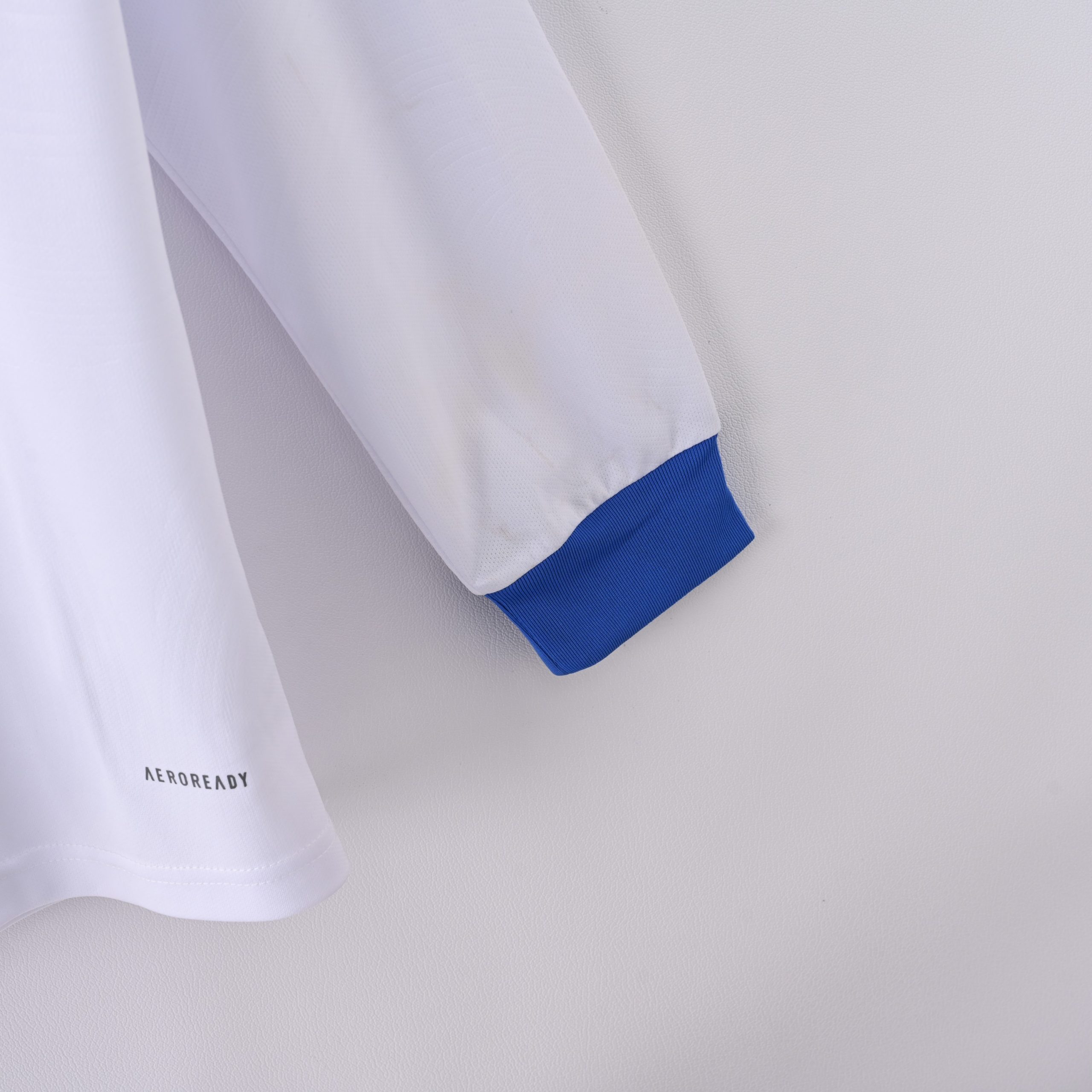 Real Madrid 2021/22 Home Retro Jersey (Fan Version, Long Sleeve) - Image 3