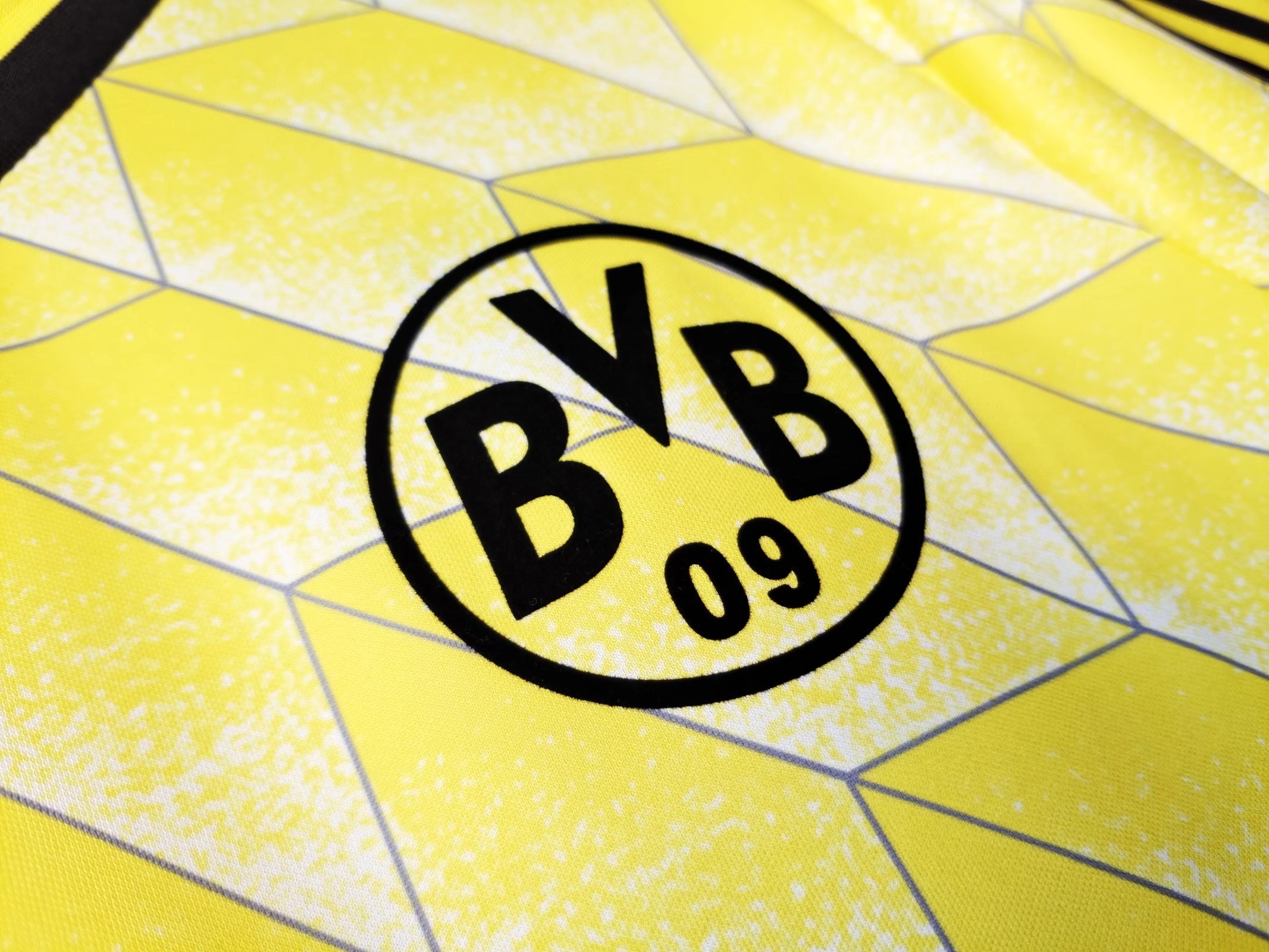 Borussia Dortmund 1988 Home Retro Jersey - Image 5