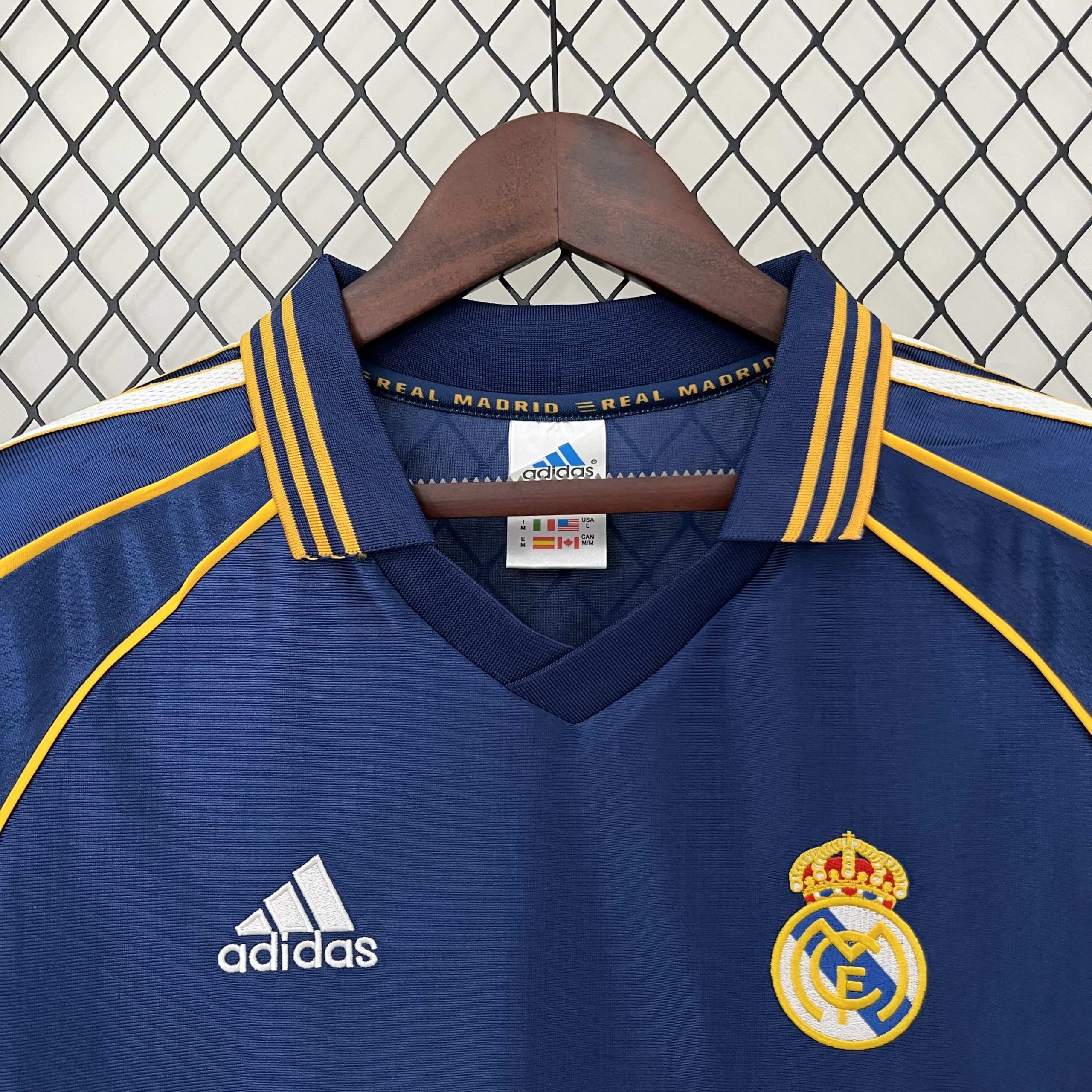 1998-00 Real Madrid Retro Jersey Second Away Fan Version - Image 2