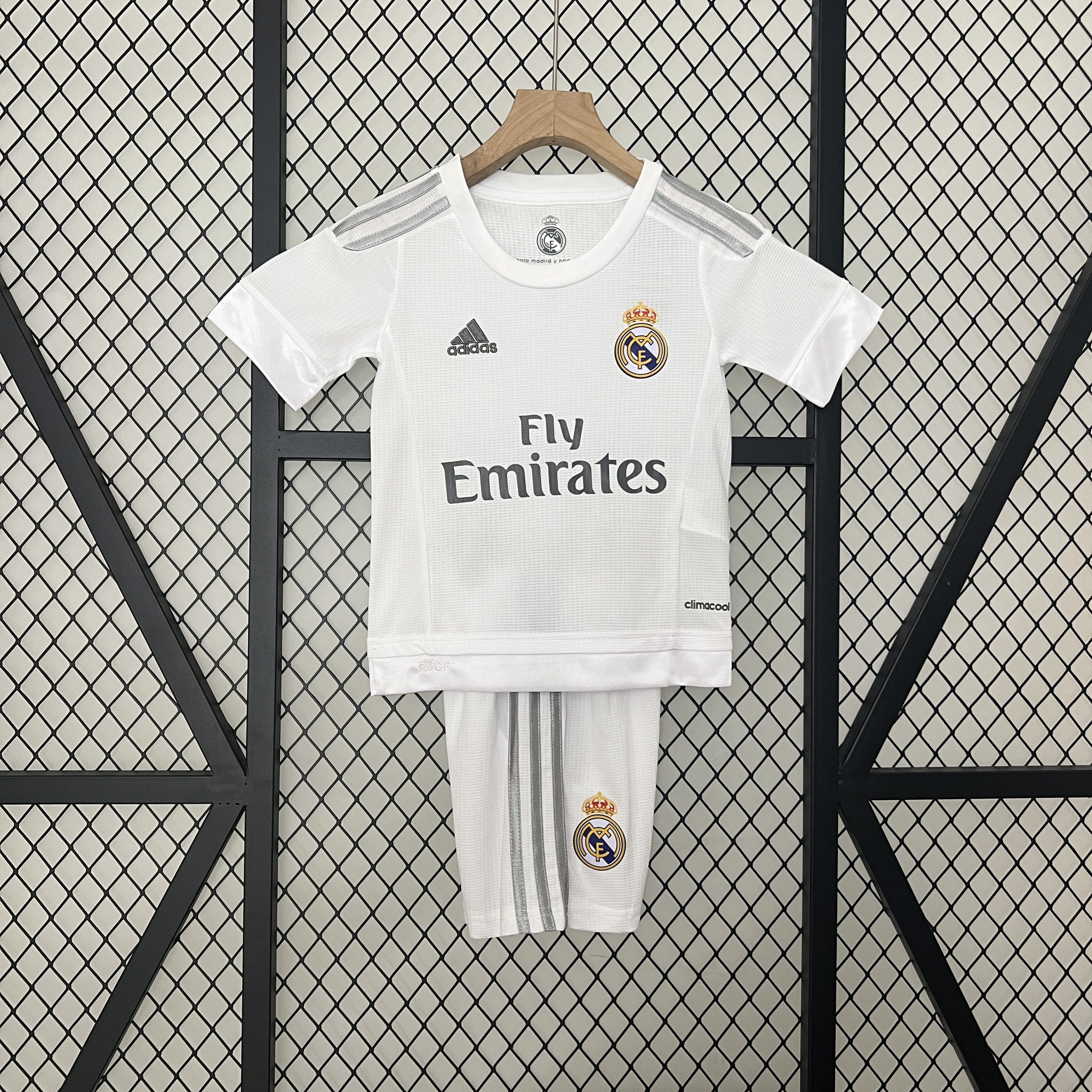 Real Madrid 2015/16 Home Kids Kit