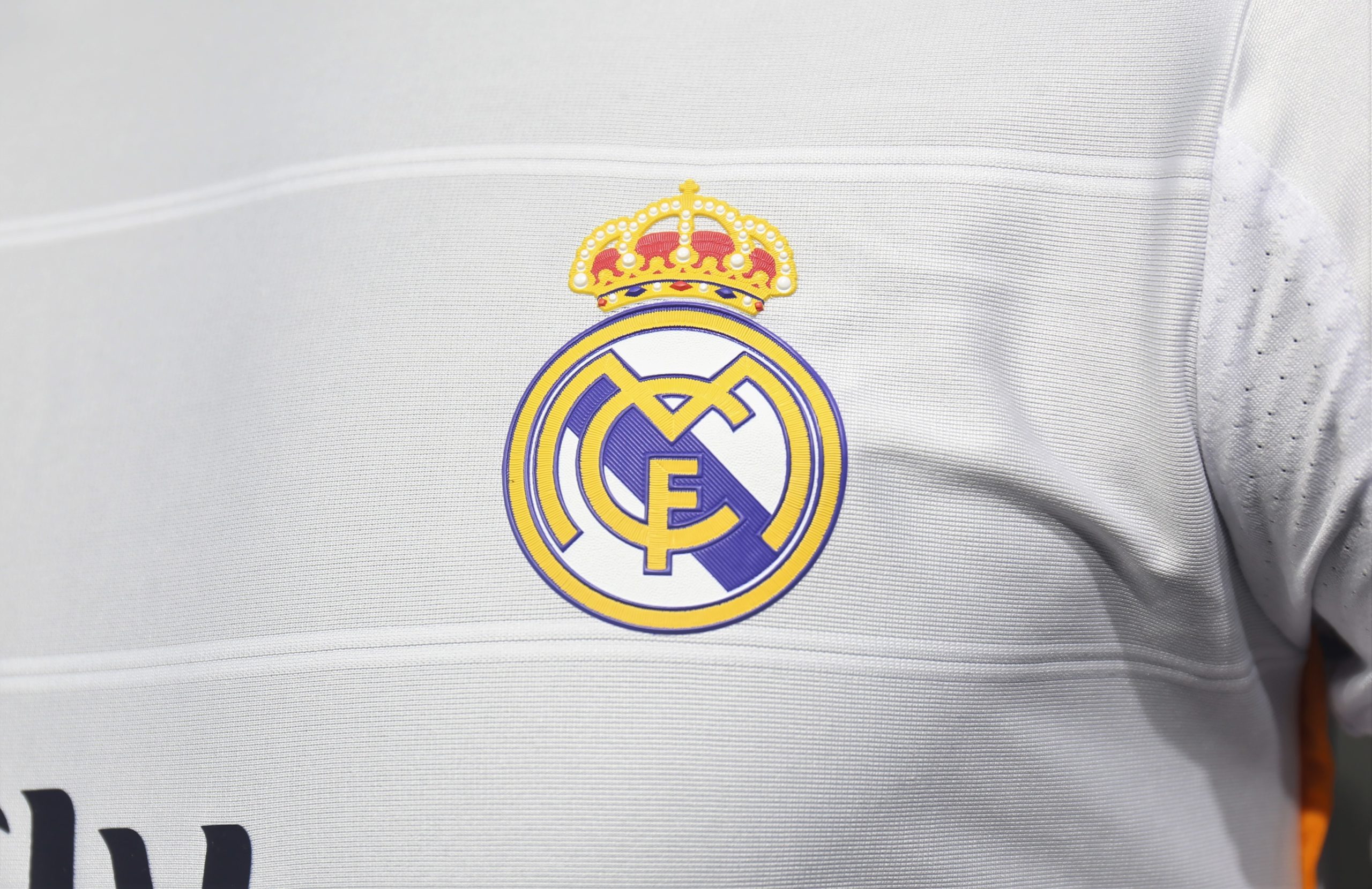 Real Madrid 2013/14 Home Retro Jersey (Player Version) - Image 3